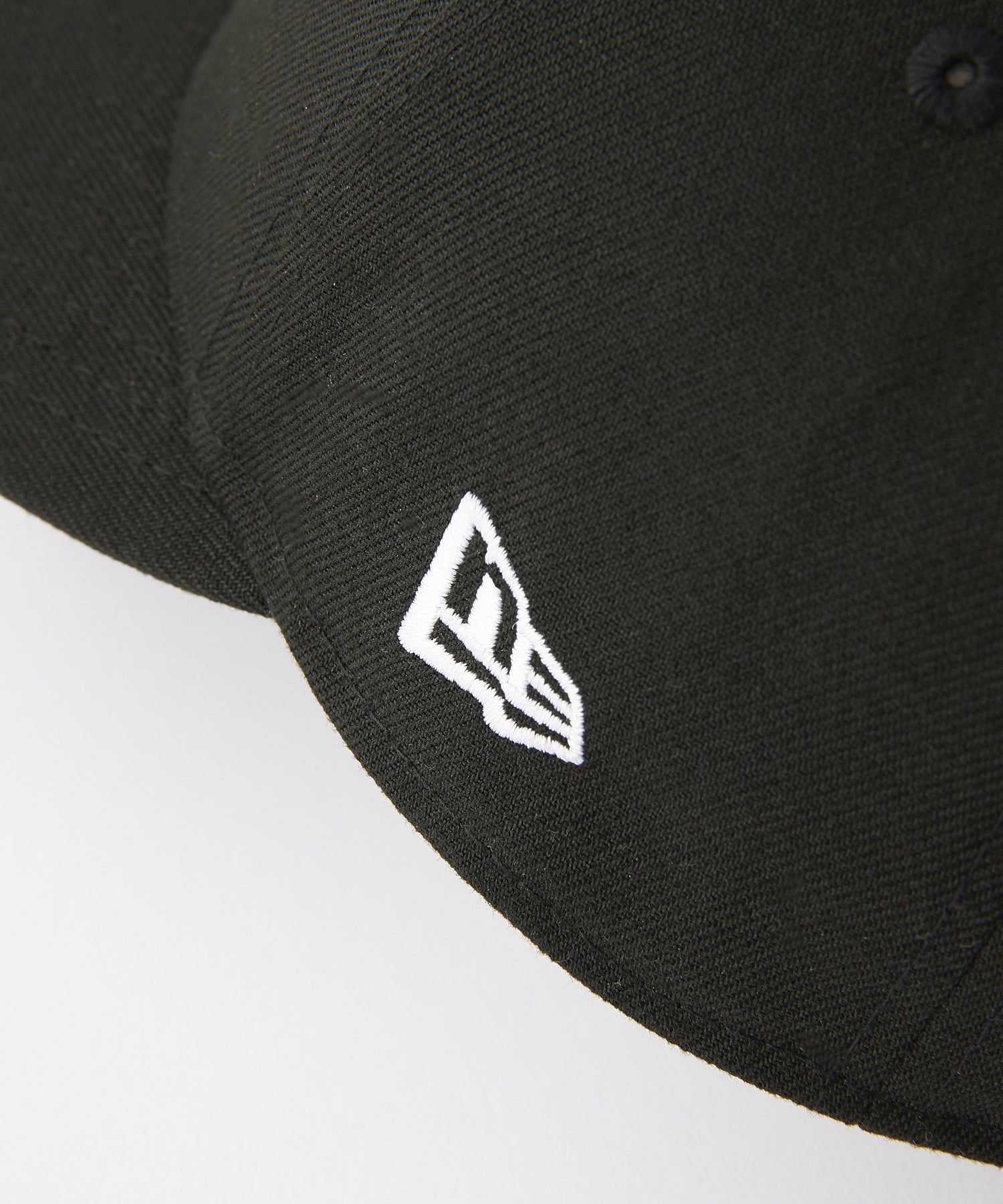 XLARGE×NEW ERA OLD ENGLISH LOGO CAP