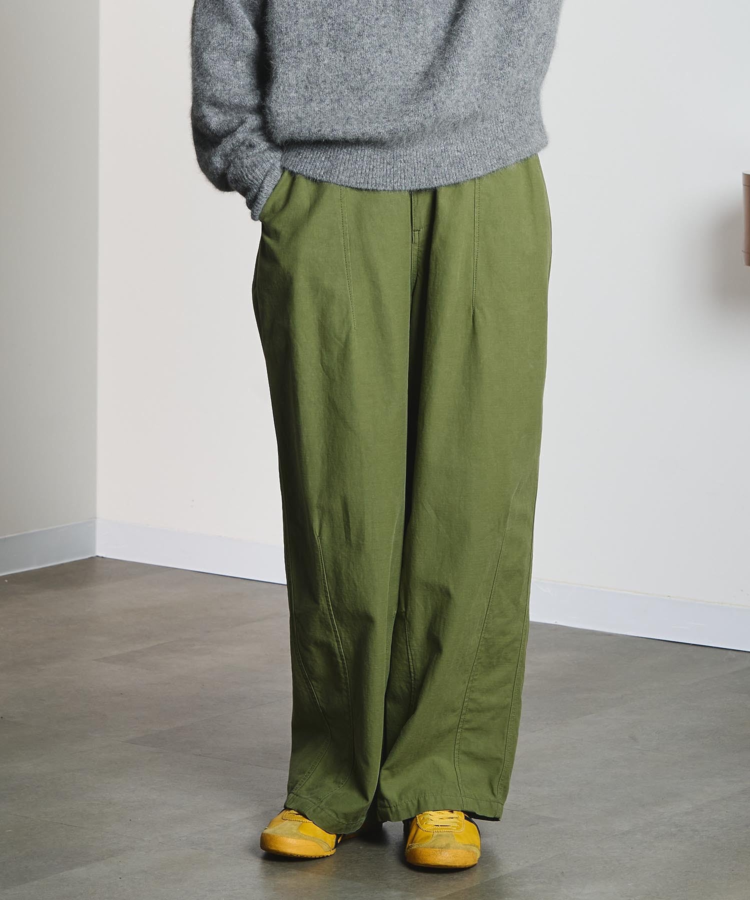 DENIM/BACK SATIN PANTS