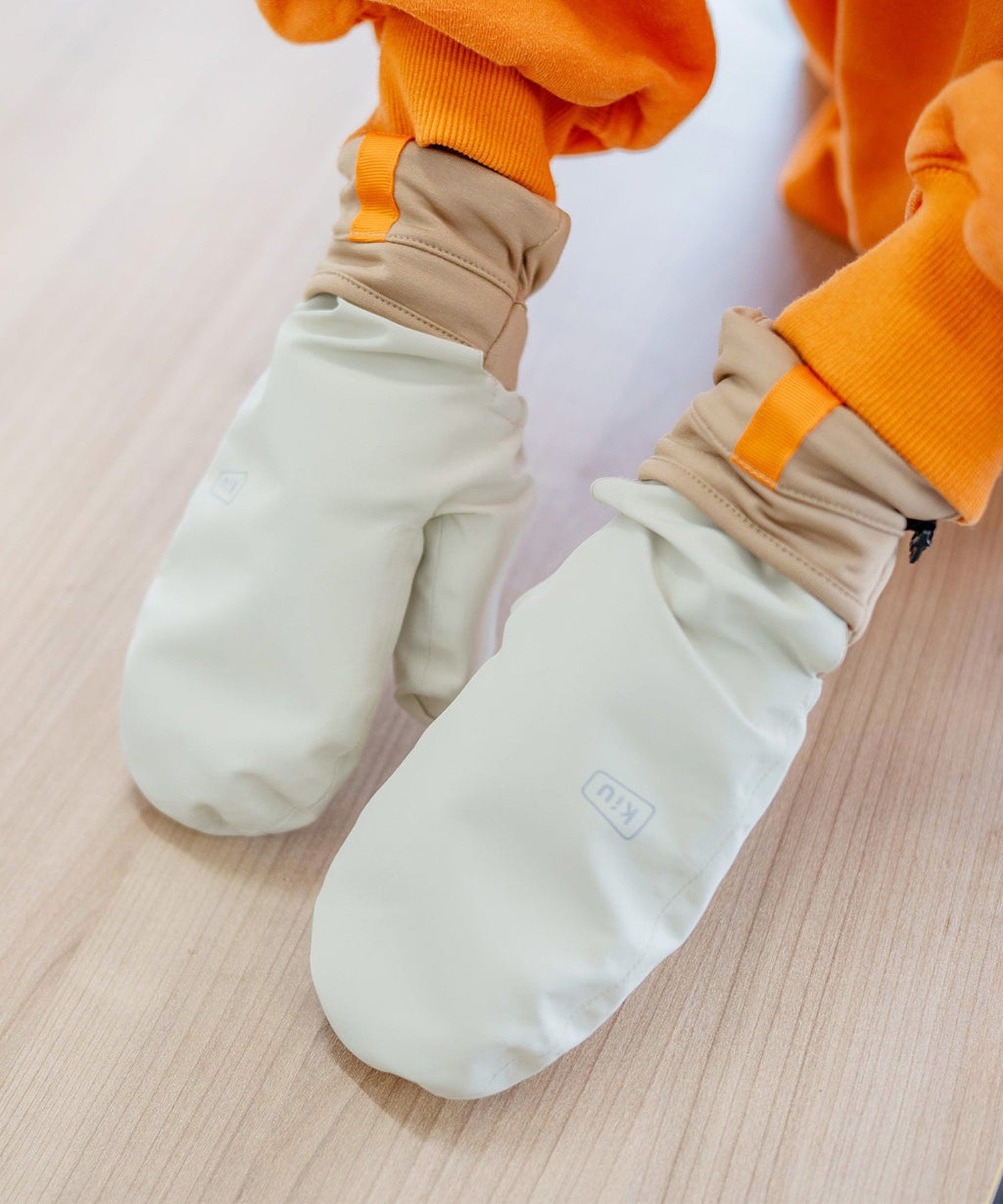 【KiU】WP COVER GLOVE