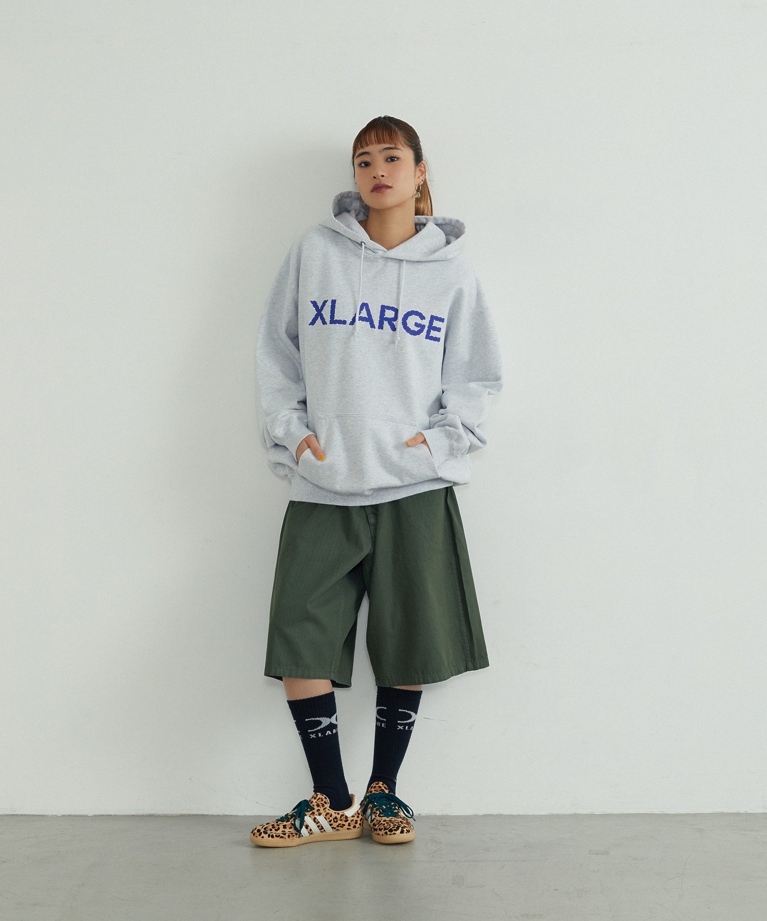 RHINESTONE PULLOVER HOODED SWEATSHIRT