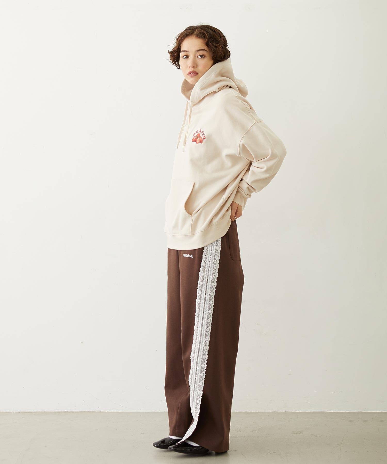 STRAWBERRY CAKE SWEAT HOODIE