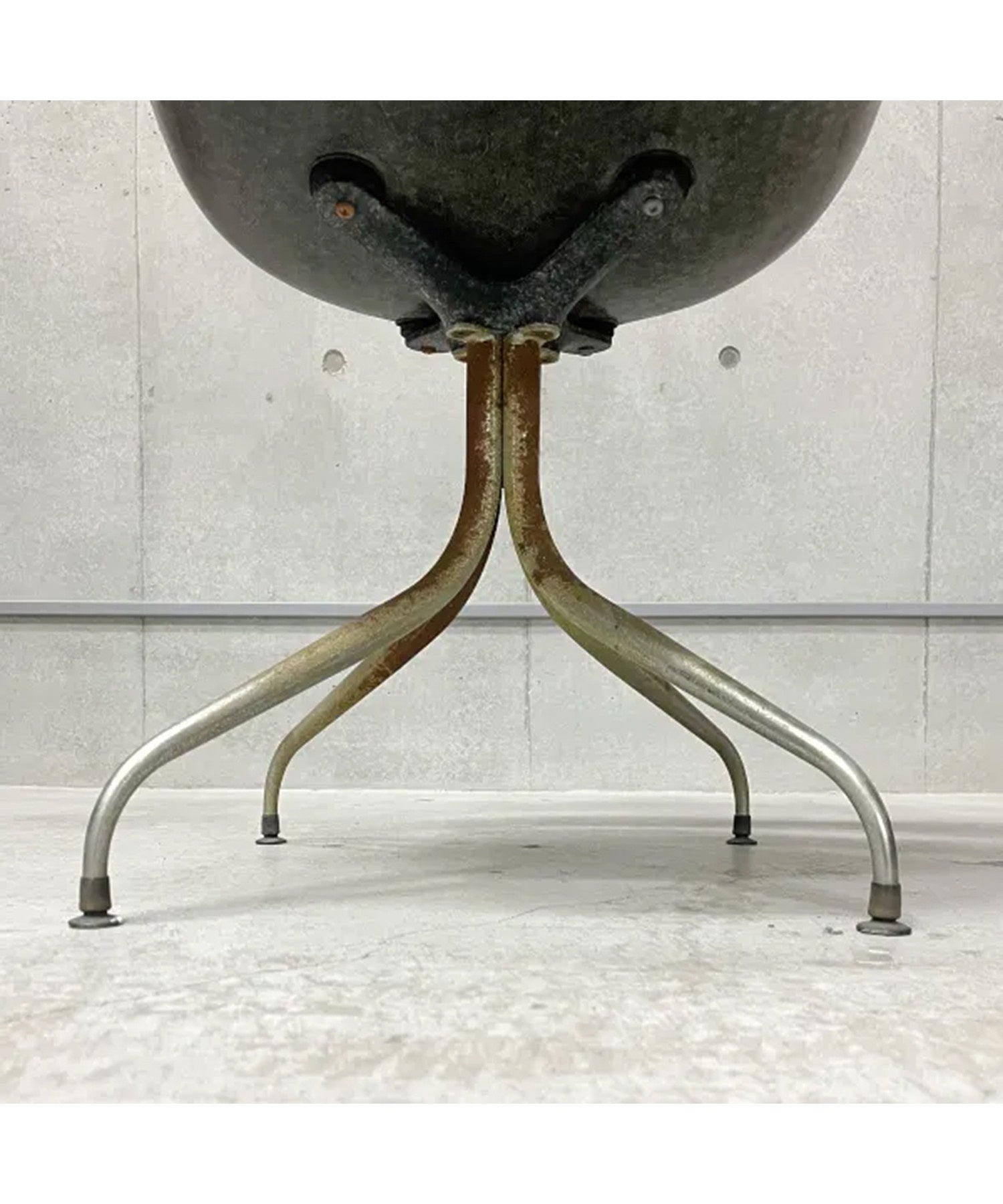 DAF Swag Leg Chair / Vintage