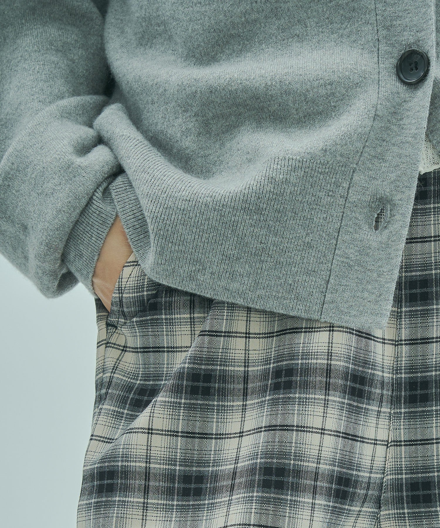 BIJOU BROOCH CARDIGAN