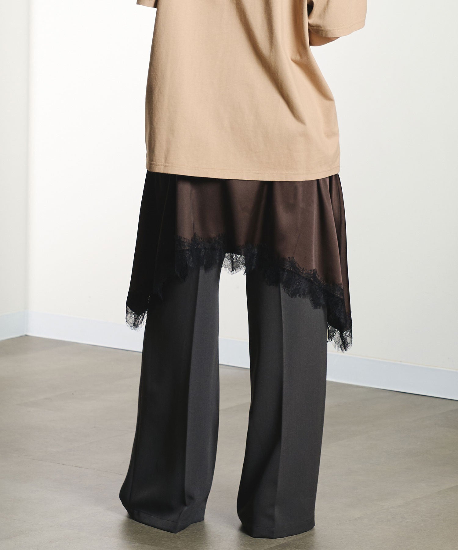 LACE HEM SATIN SKIRT