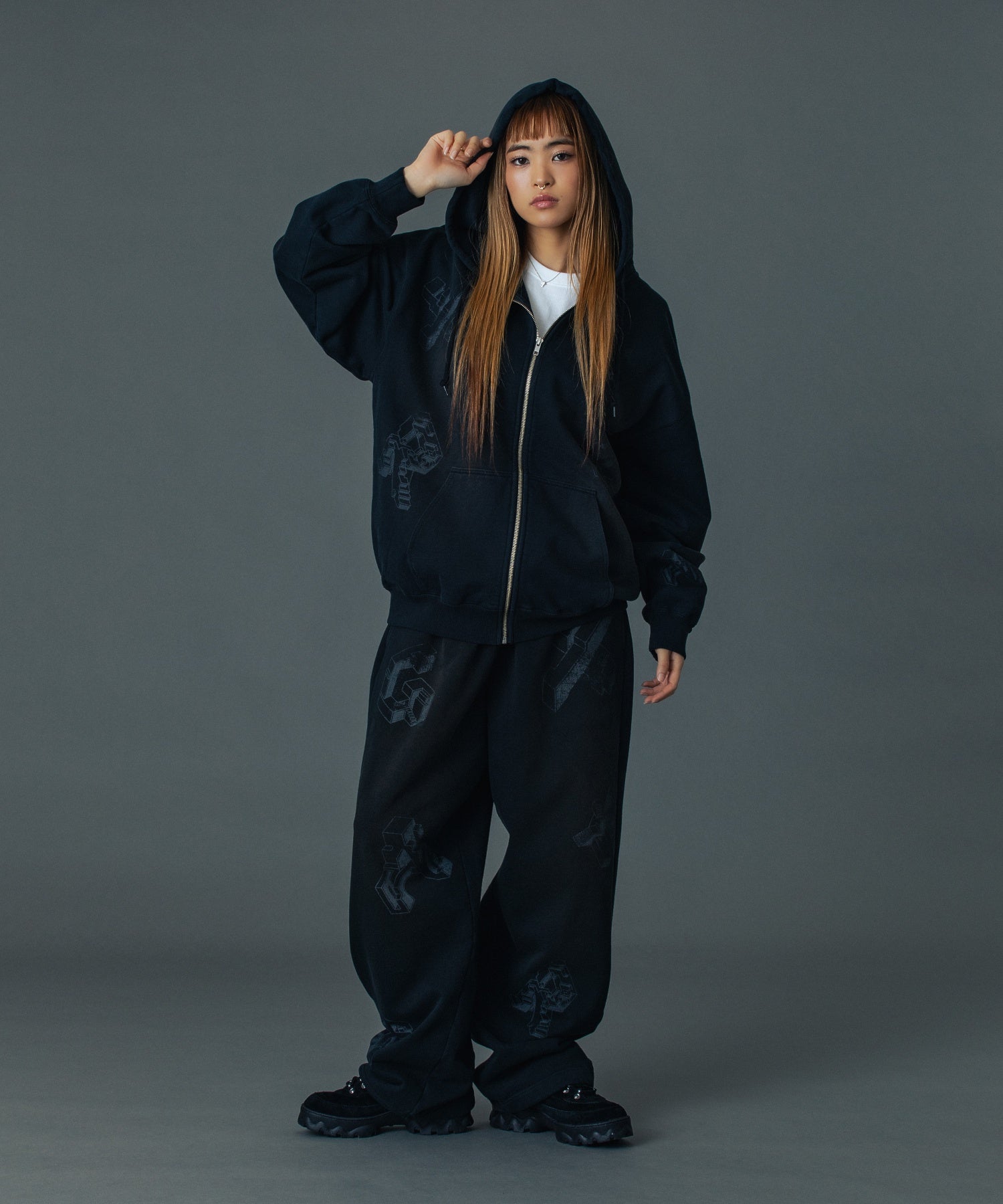 GEOMETRIC ZIP UP HOODED SWEATSHIRT