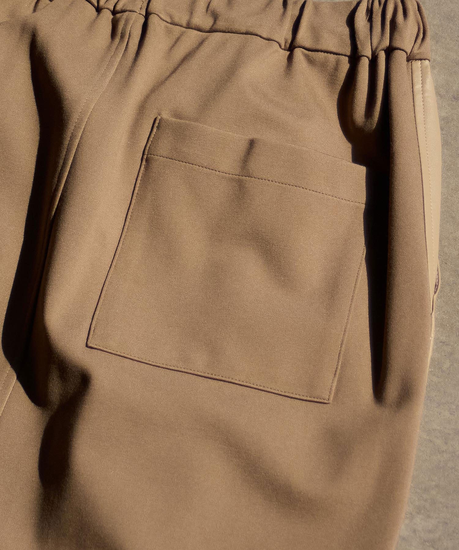 CHIGNON/FAKE LEATHER BAKER SK