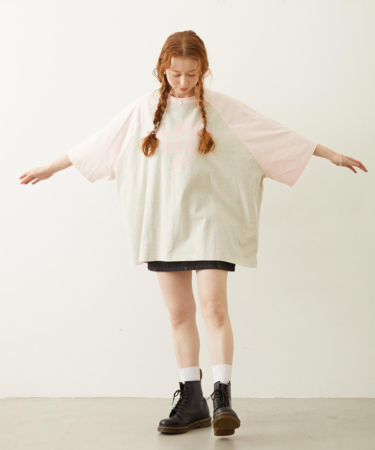 COLLEGE LOGO BIG S/S TOP