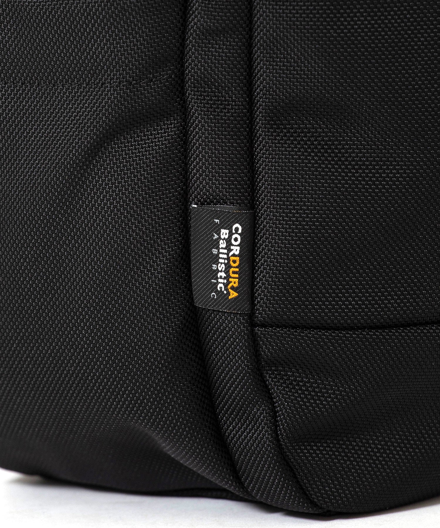 Incase Tracks Backpack 18L-Black