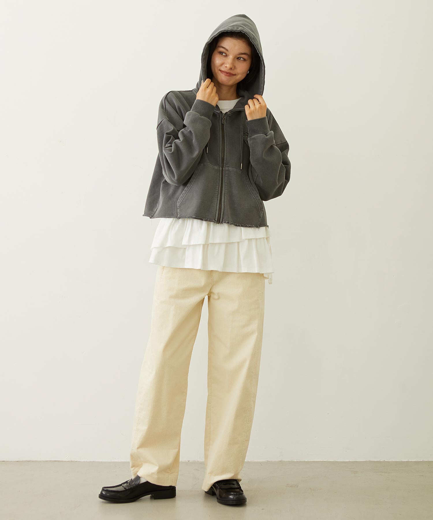 HEART MOTIF FADED CROPPED ZIP UP HOODIE