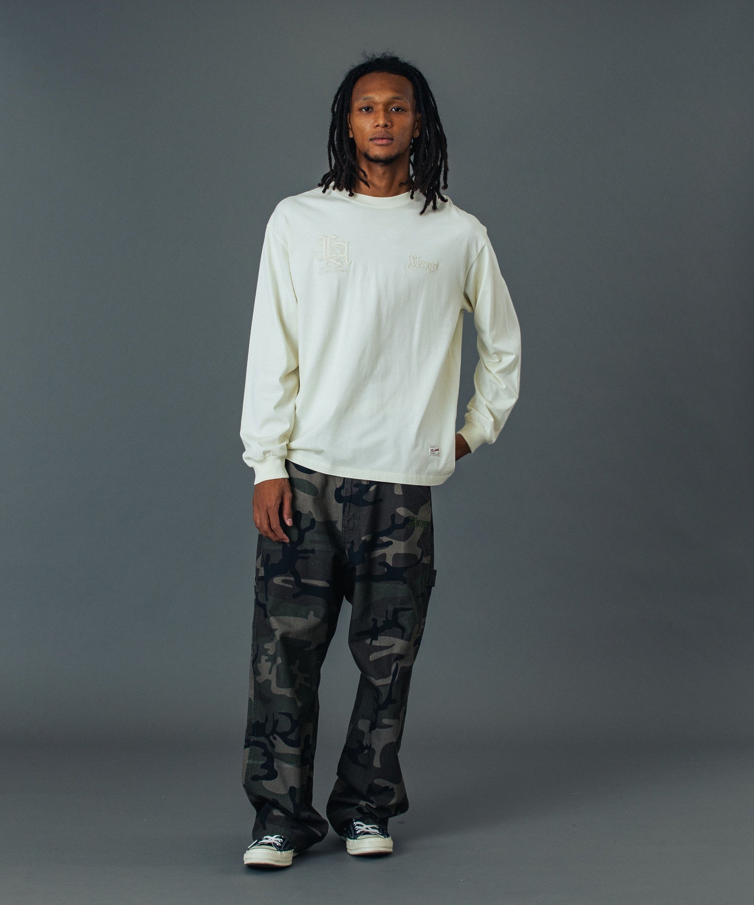 PATCHED OLD ENGLISH L/S TEE