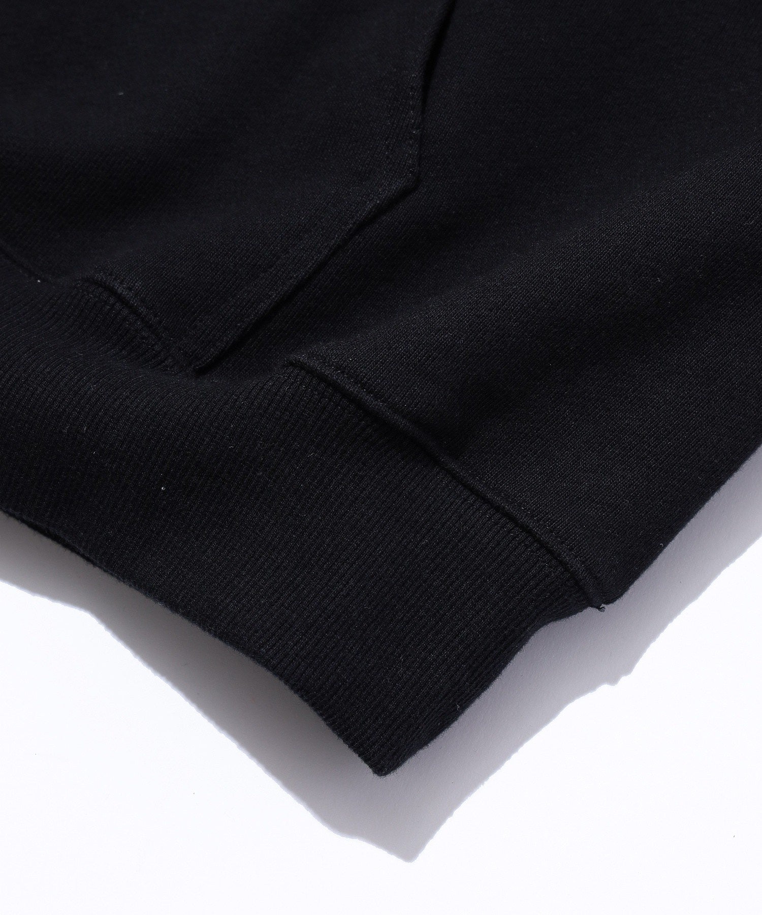 XLARGE×CYBERPUNK: EDGERUNNERS HOODED SWEATSHIRT