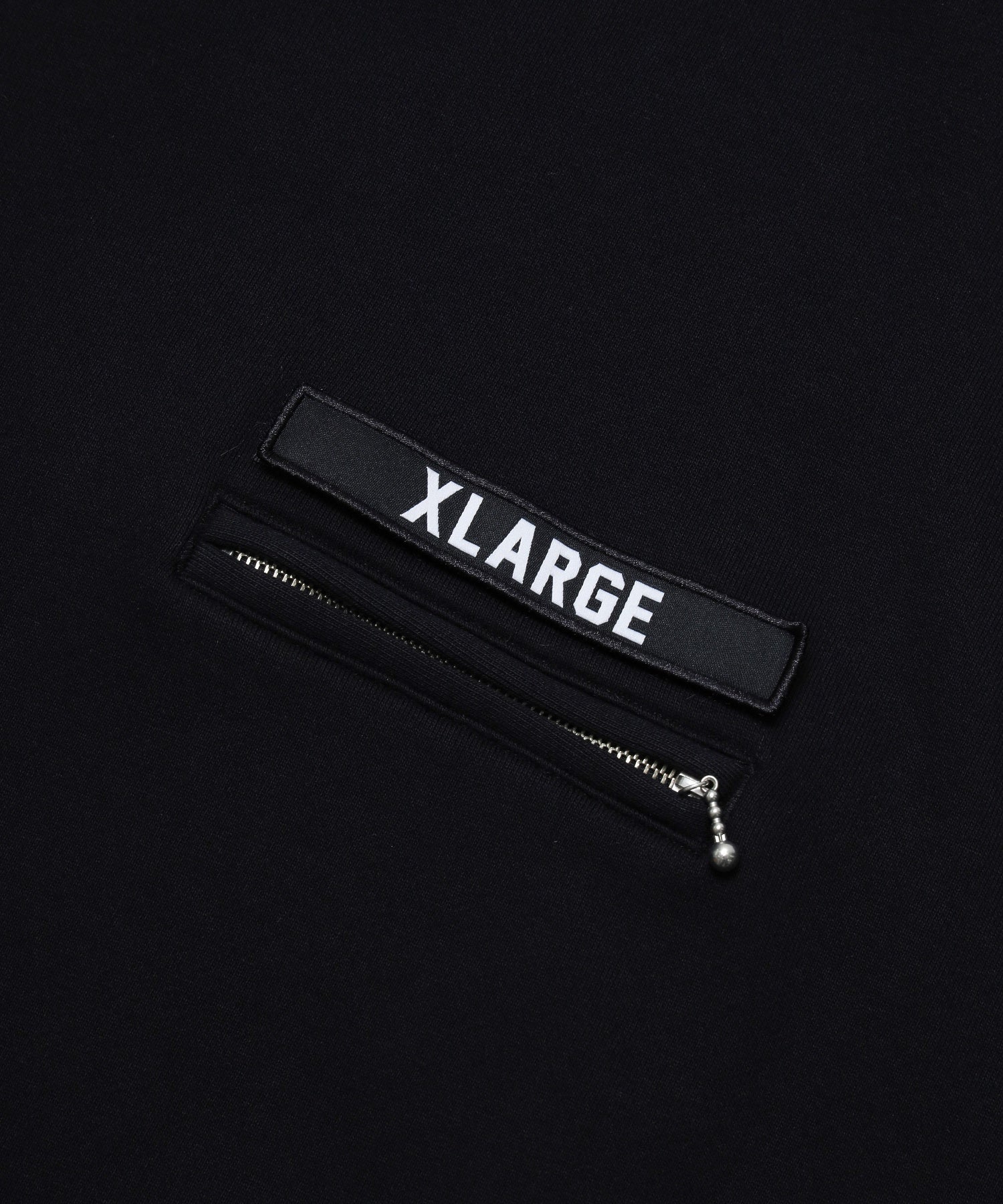 ZIP POCKET CREWNECK SWEATSHIRT