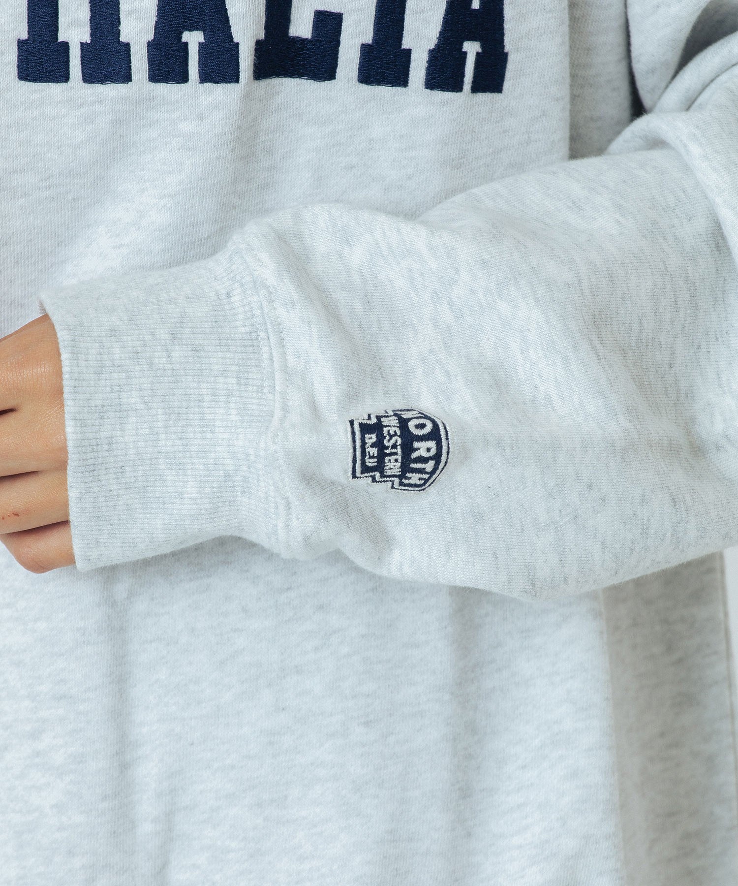 PATCH EMBROIDERY PULLOVER