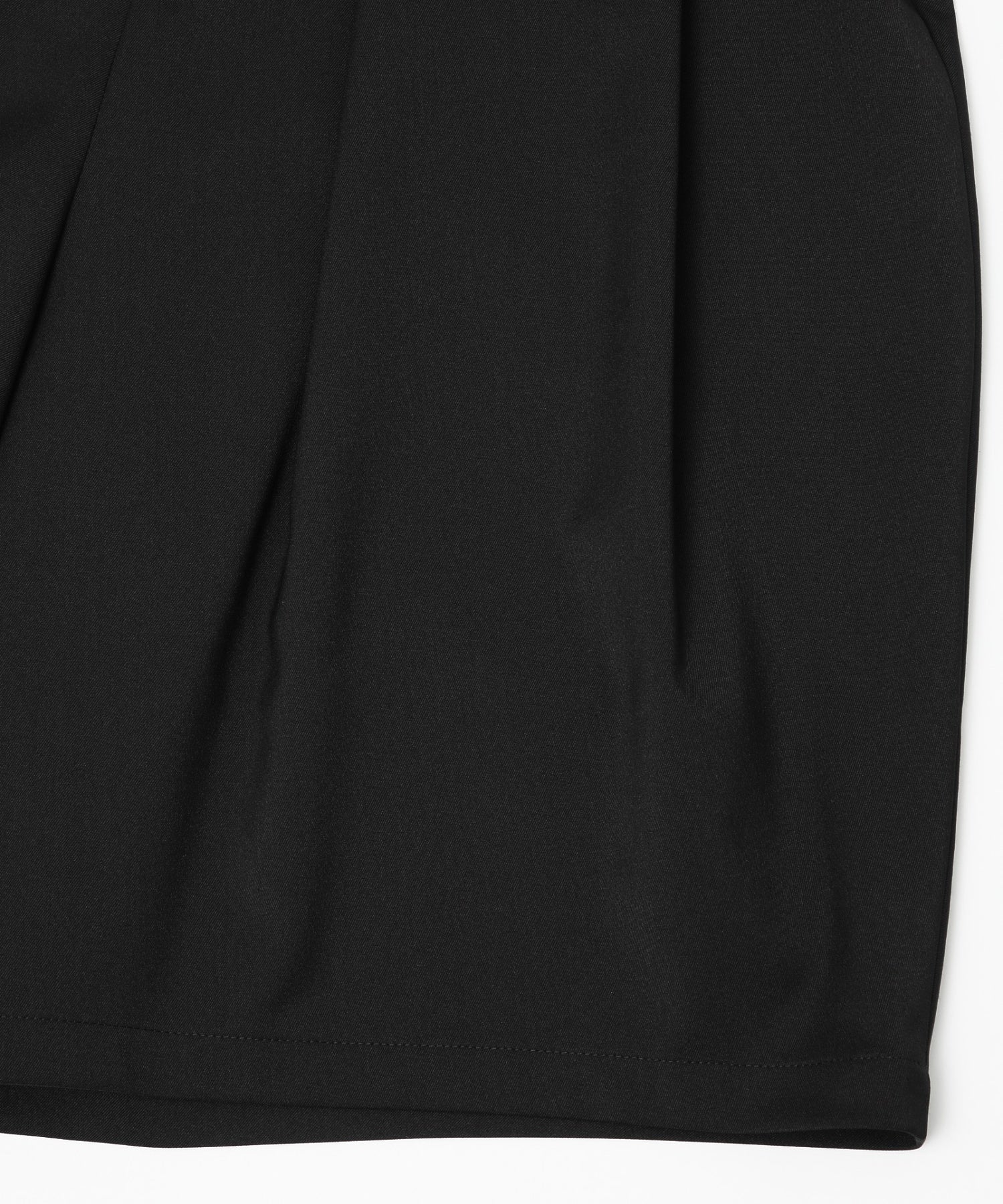 WHITE MOUNTAINEERING/ホワイトマウンテニアリング/8 TUCK WIDE SHORT PANTS WM2671403