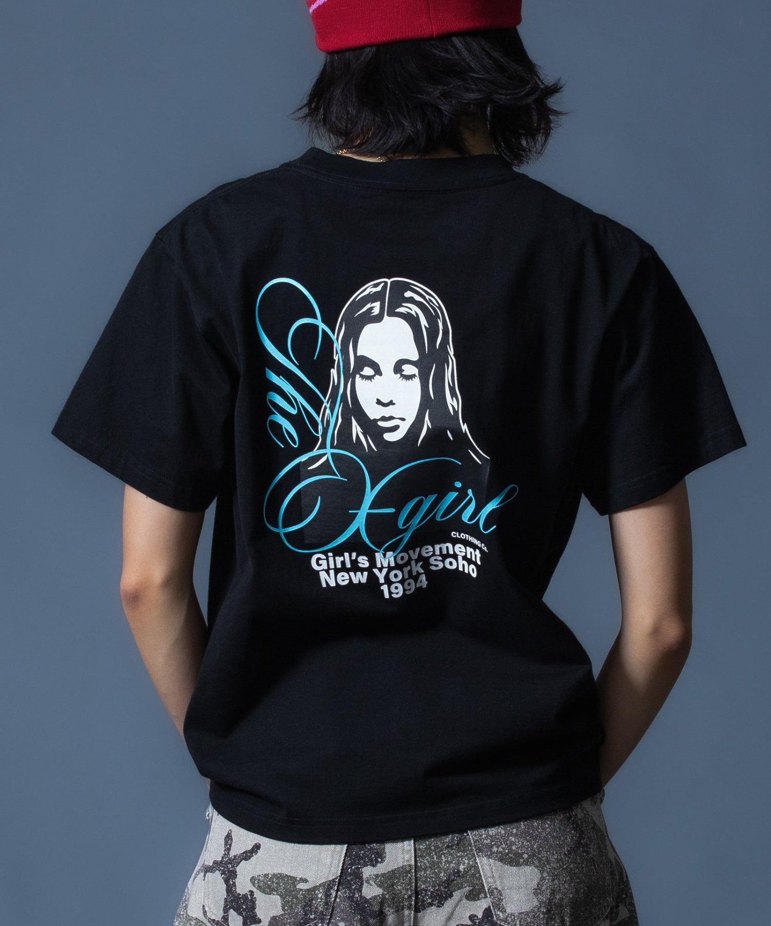 CURSIVE SCRIPT LOGO AND FACE S/S TEE