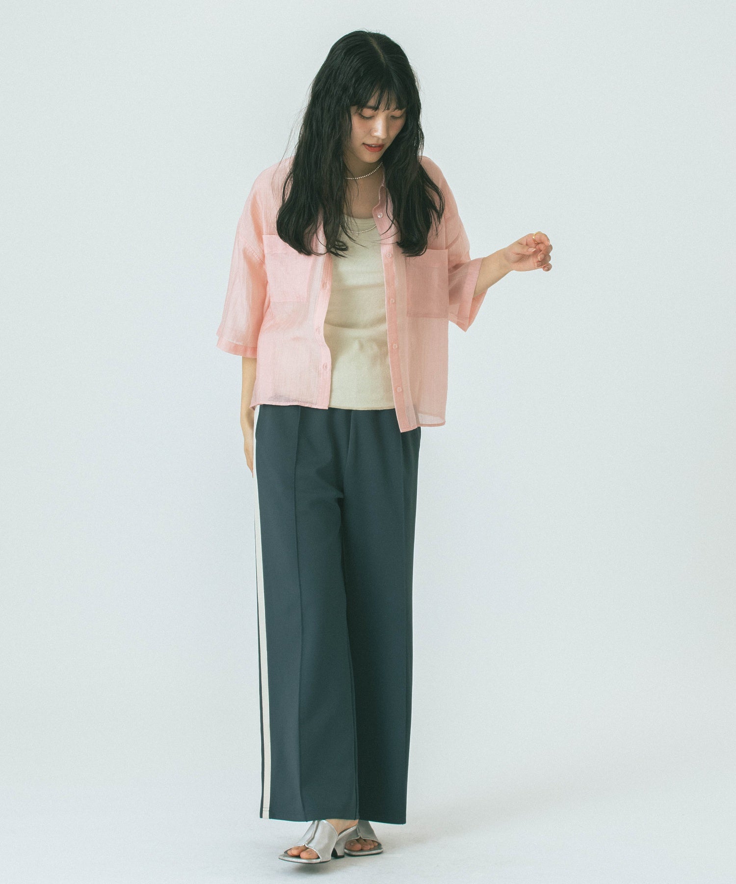 【WEB・一部店舗限定】CROPPED SHIRT