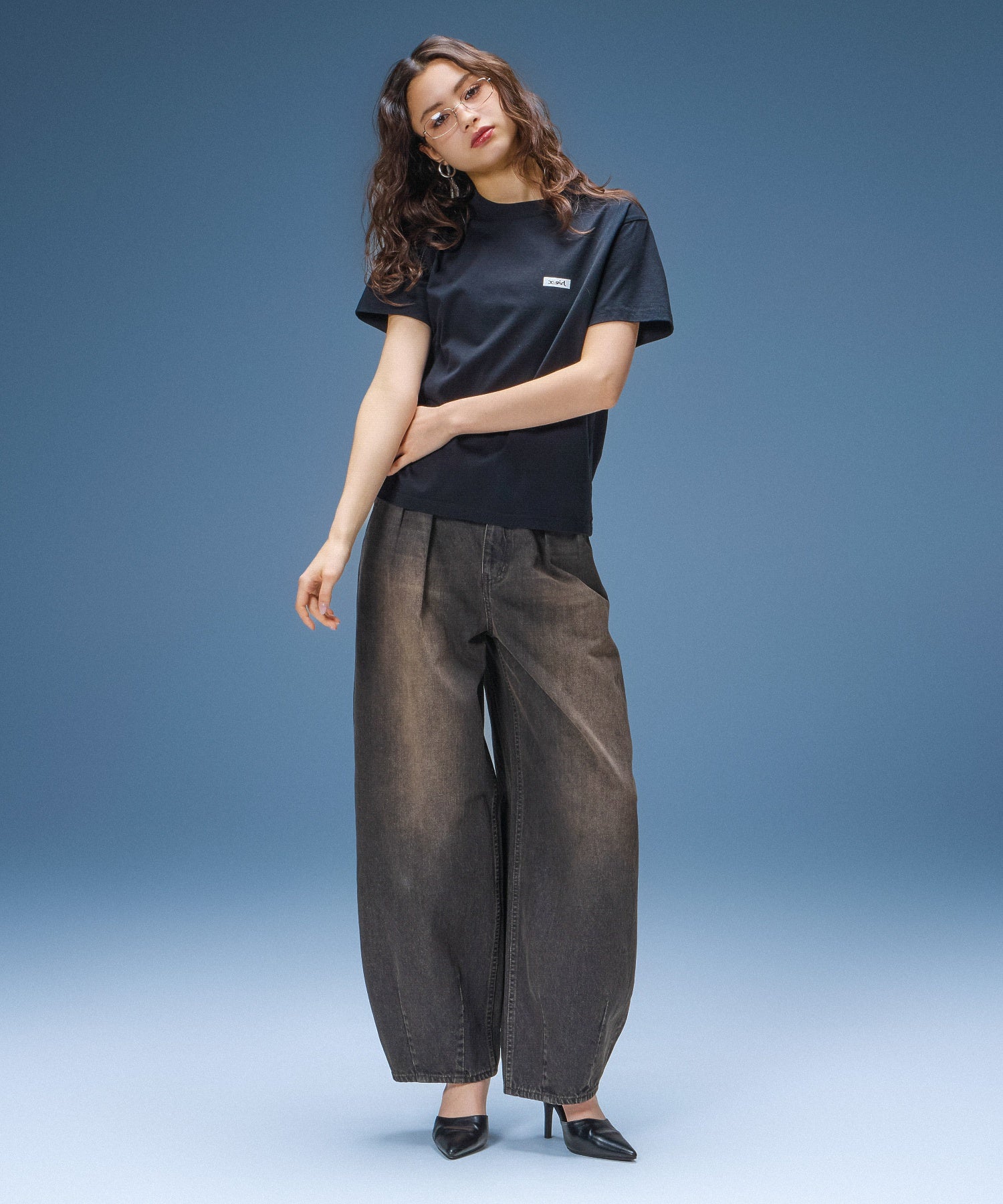 TUCK WIDE LEG DENIM PANTS