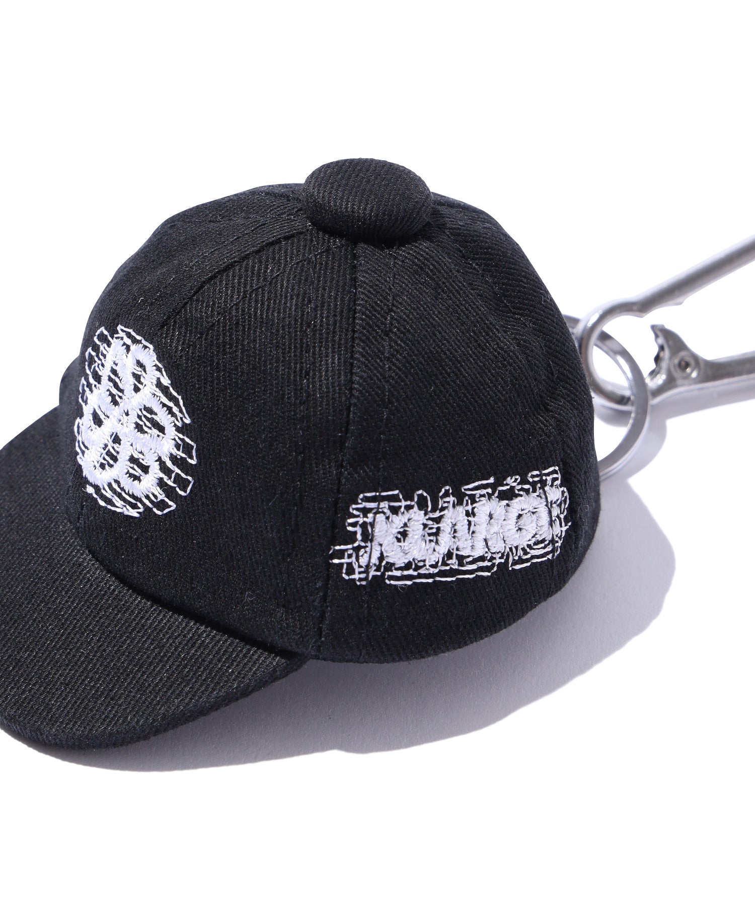 XLARGE×towndust MINI CAP KEYCHAIN
