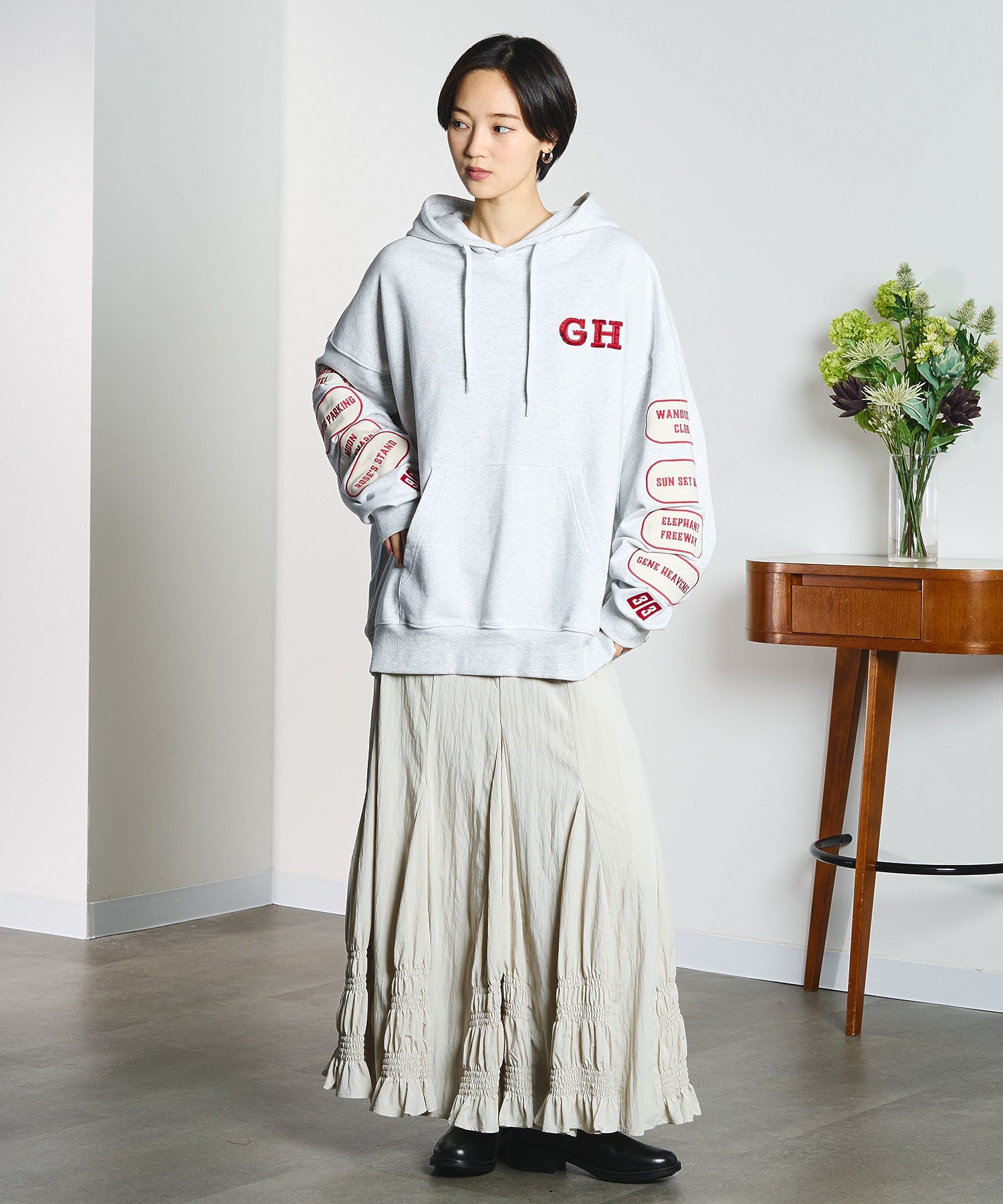 GENE HEAVENS/EMBROIDERY HOODED SWEAT