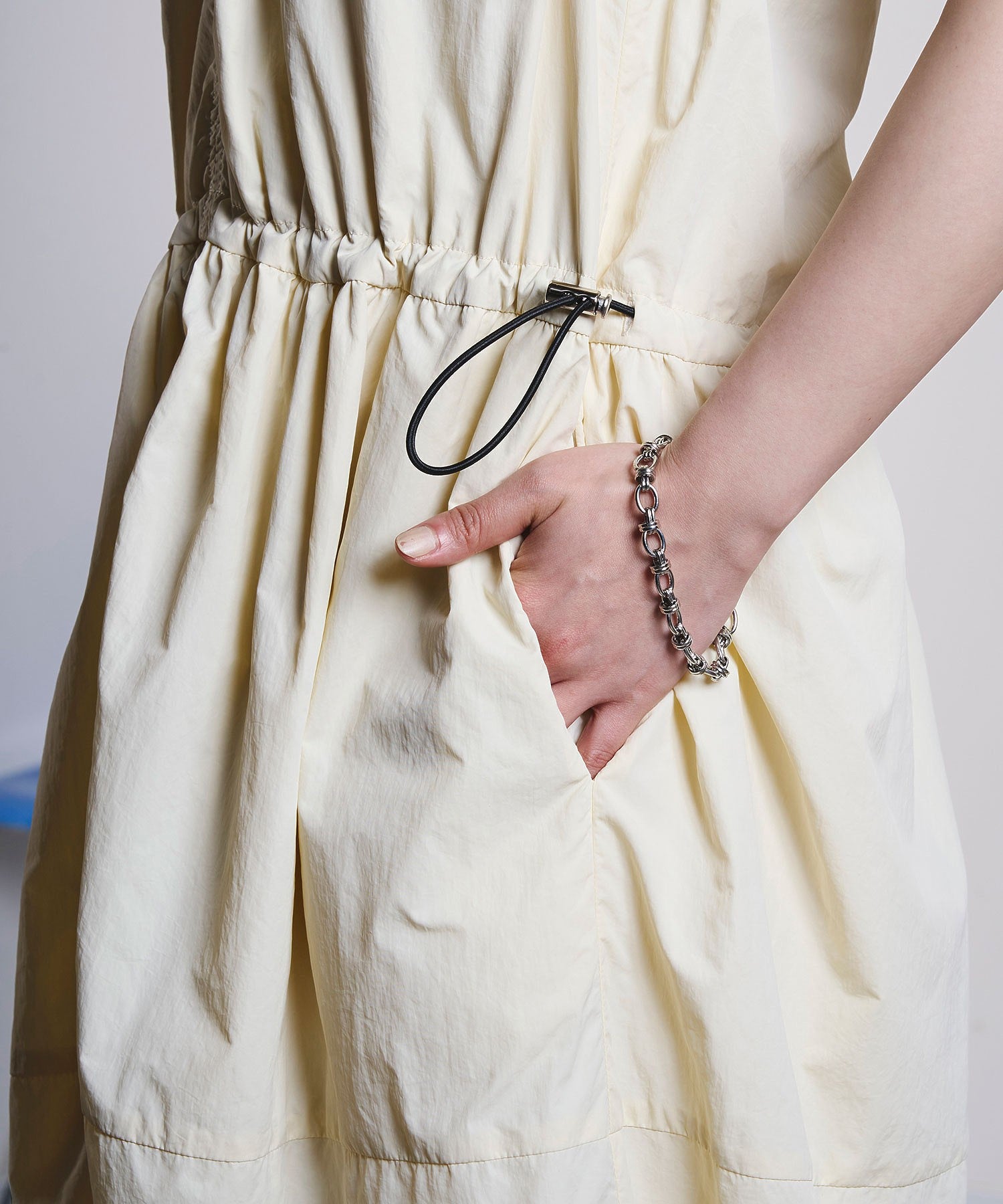 DRAWSTRING SLV.LESS DRESS