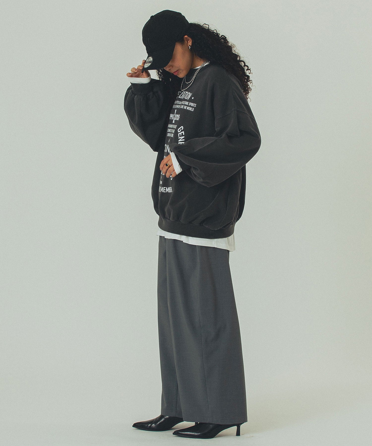 GENE HEAVENS/VOLUME SLEEVE PRINT SWEAT