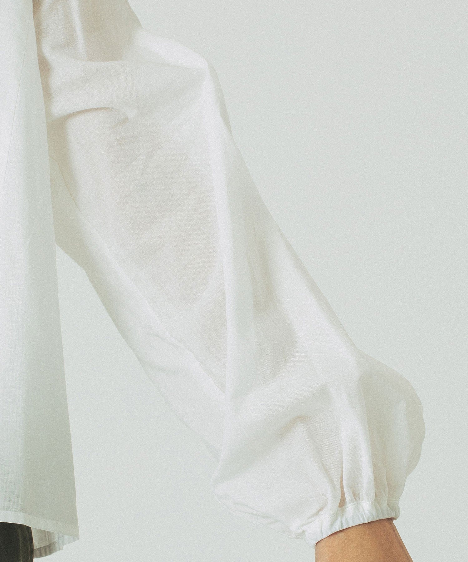 FRILL COLLAR BLOUSE