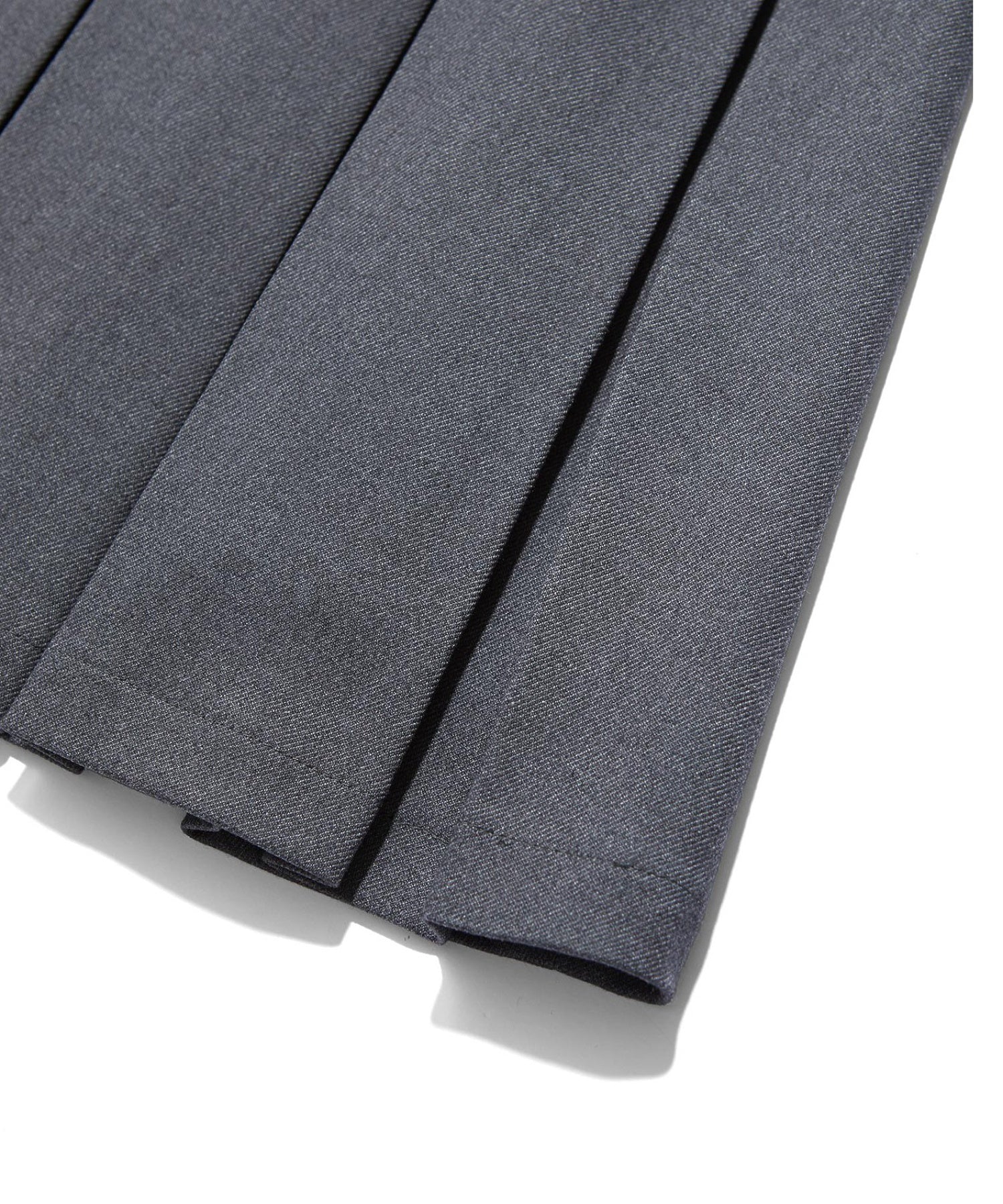 BELTED PLEATED SKIRT