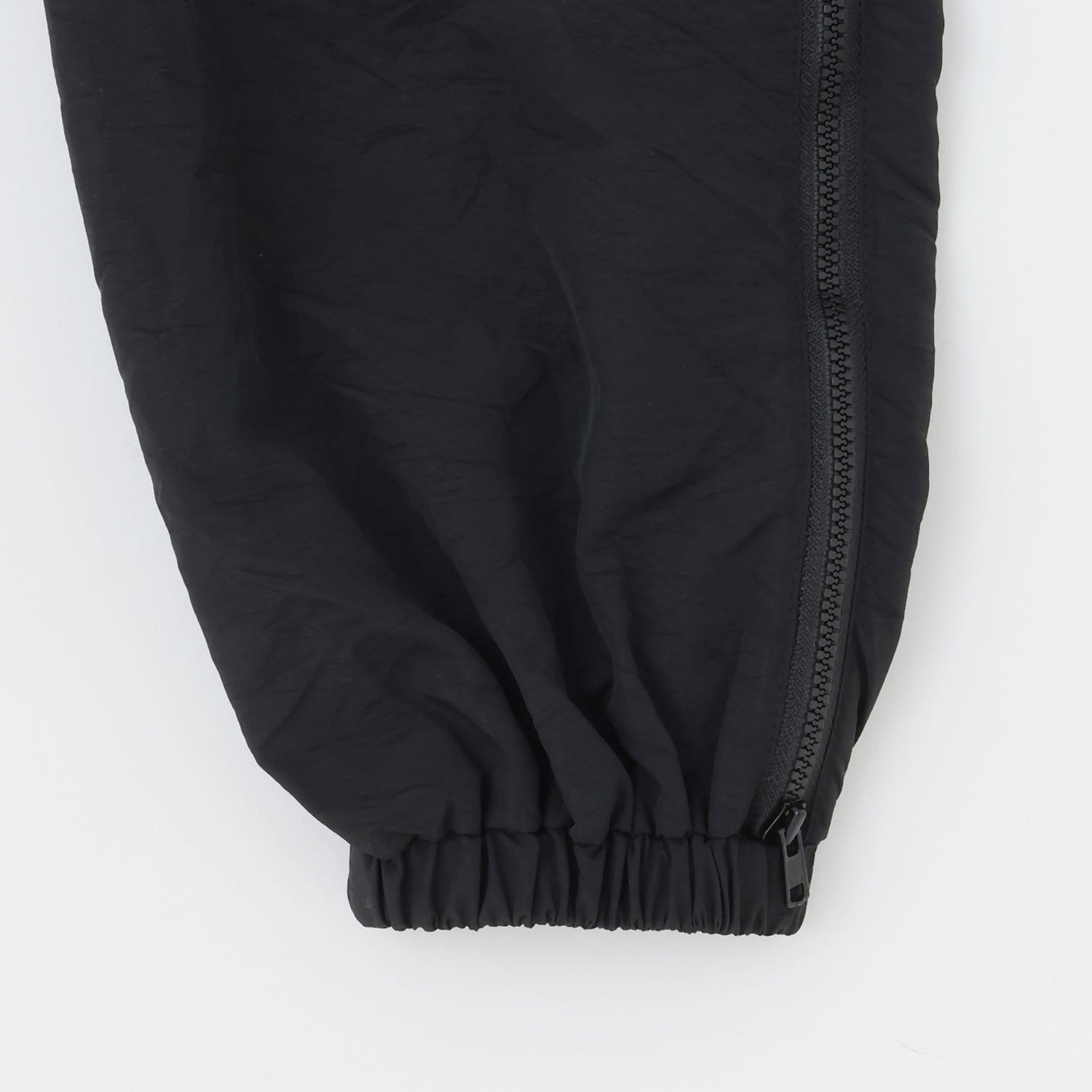 サイドジップ開き配色パンツ