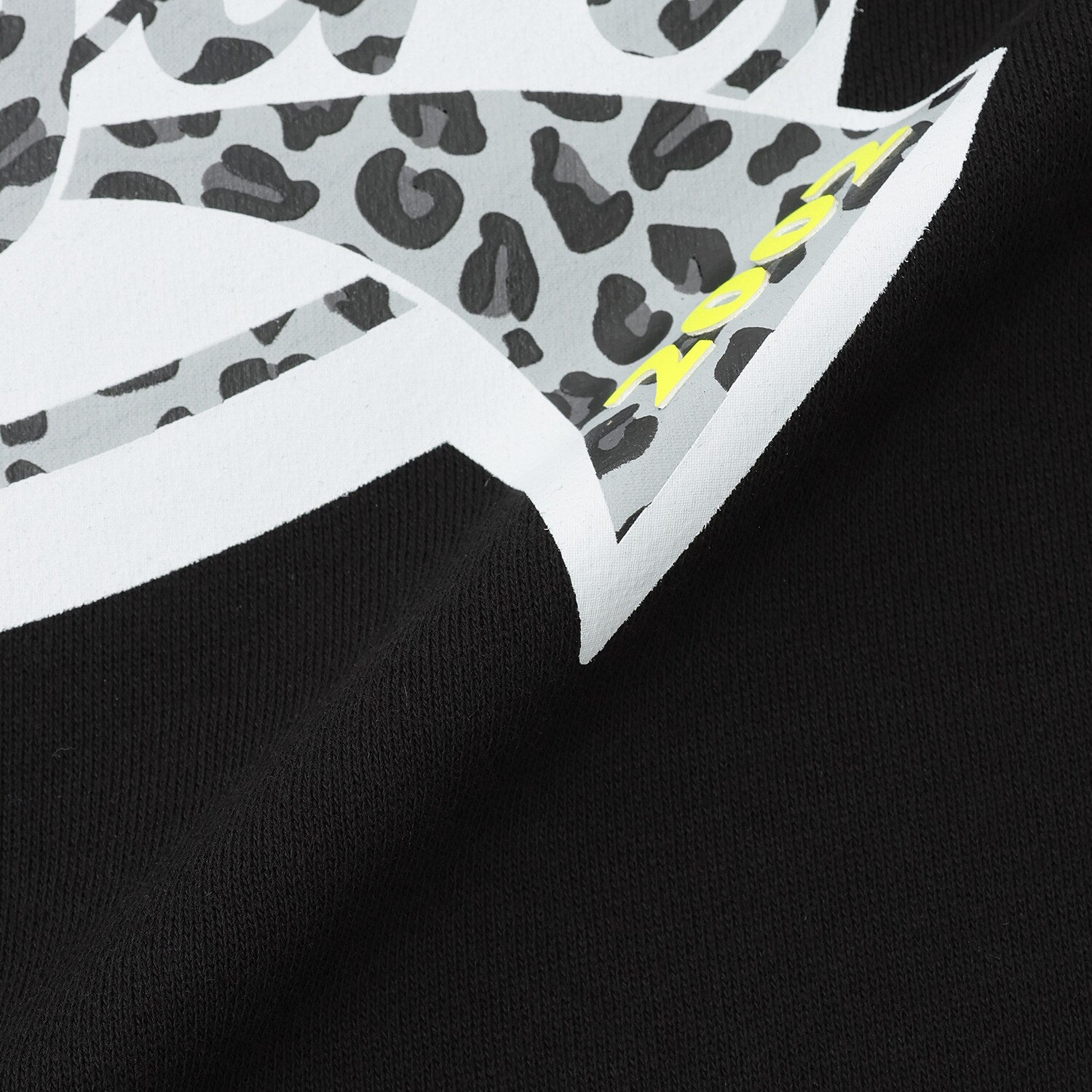 総柄ロゴファー袖裏起毛ショートトレーナー