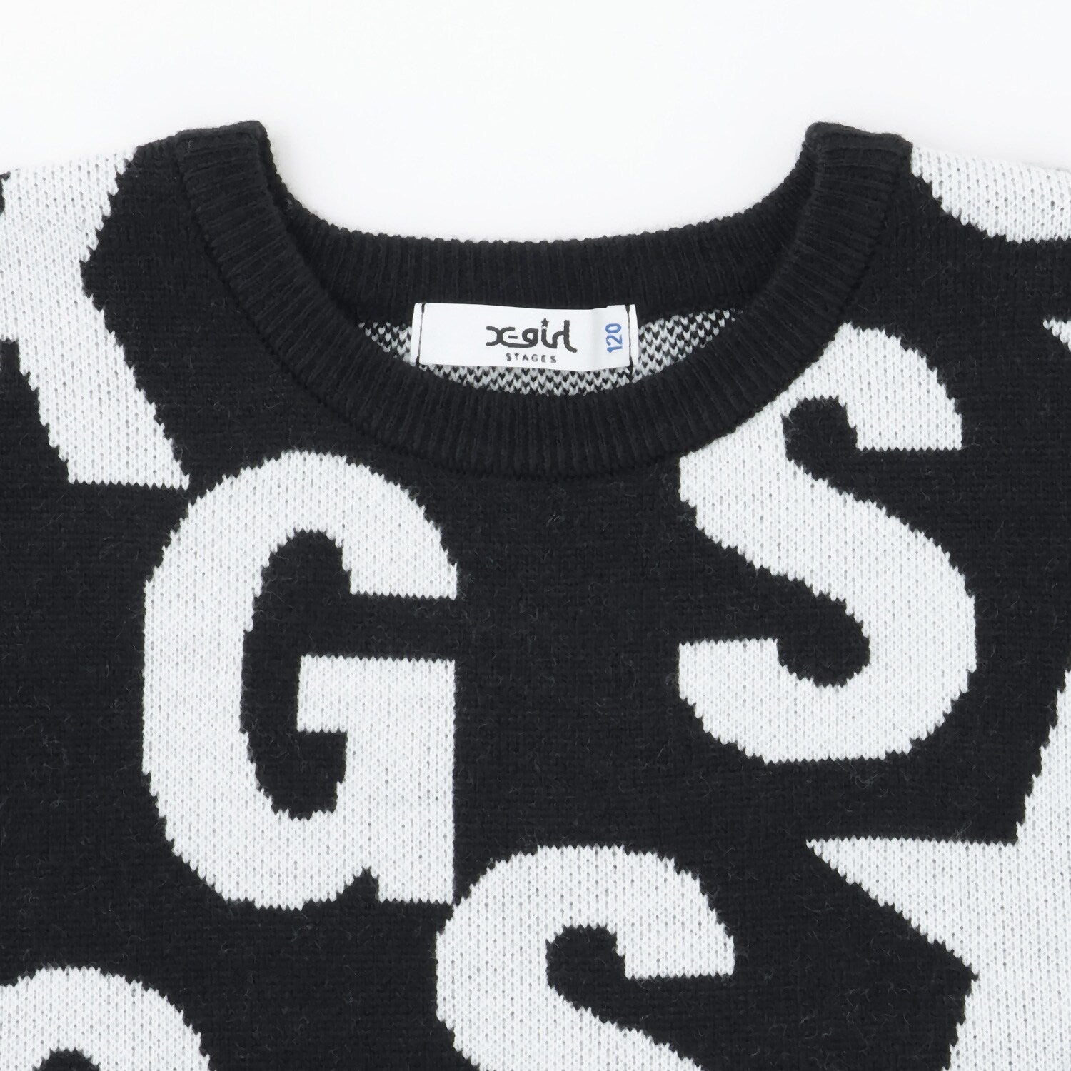 ロゴ総柄ニットプルオーバー