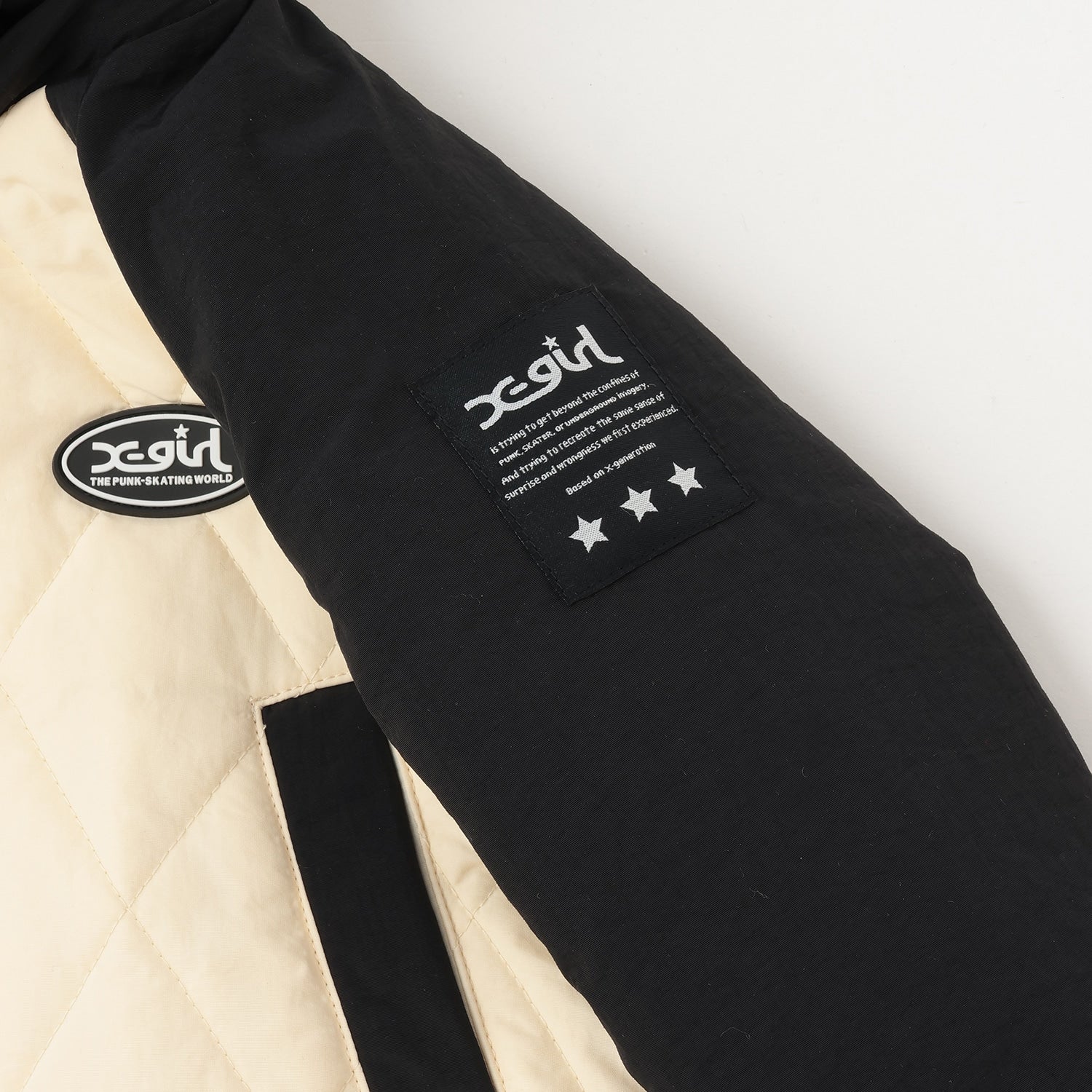 バックロゴキルティングブルゾン