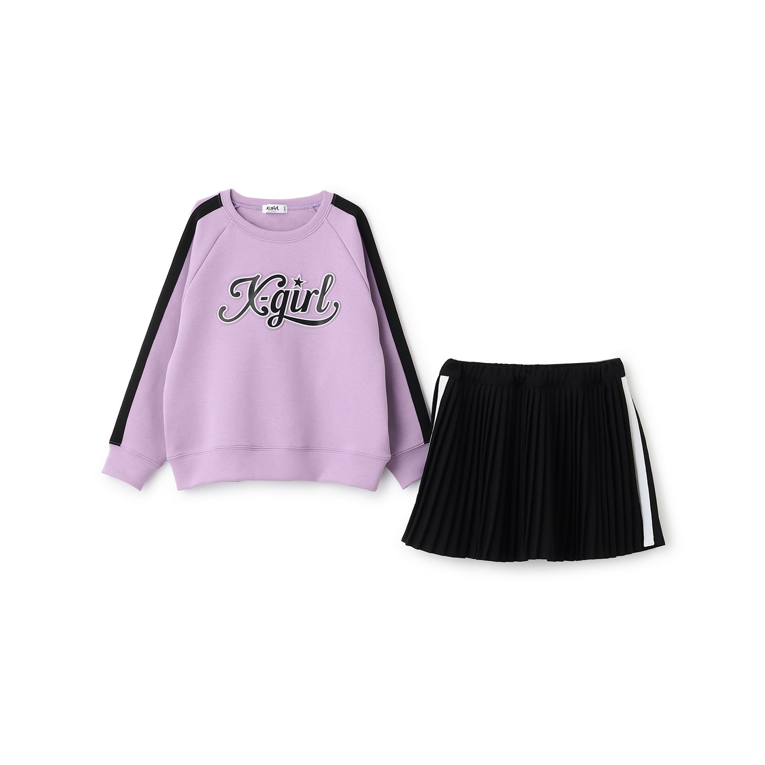 エンボスロゴプルオーバー+サイドラインプリーツスカートセット