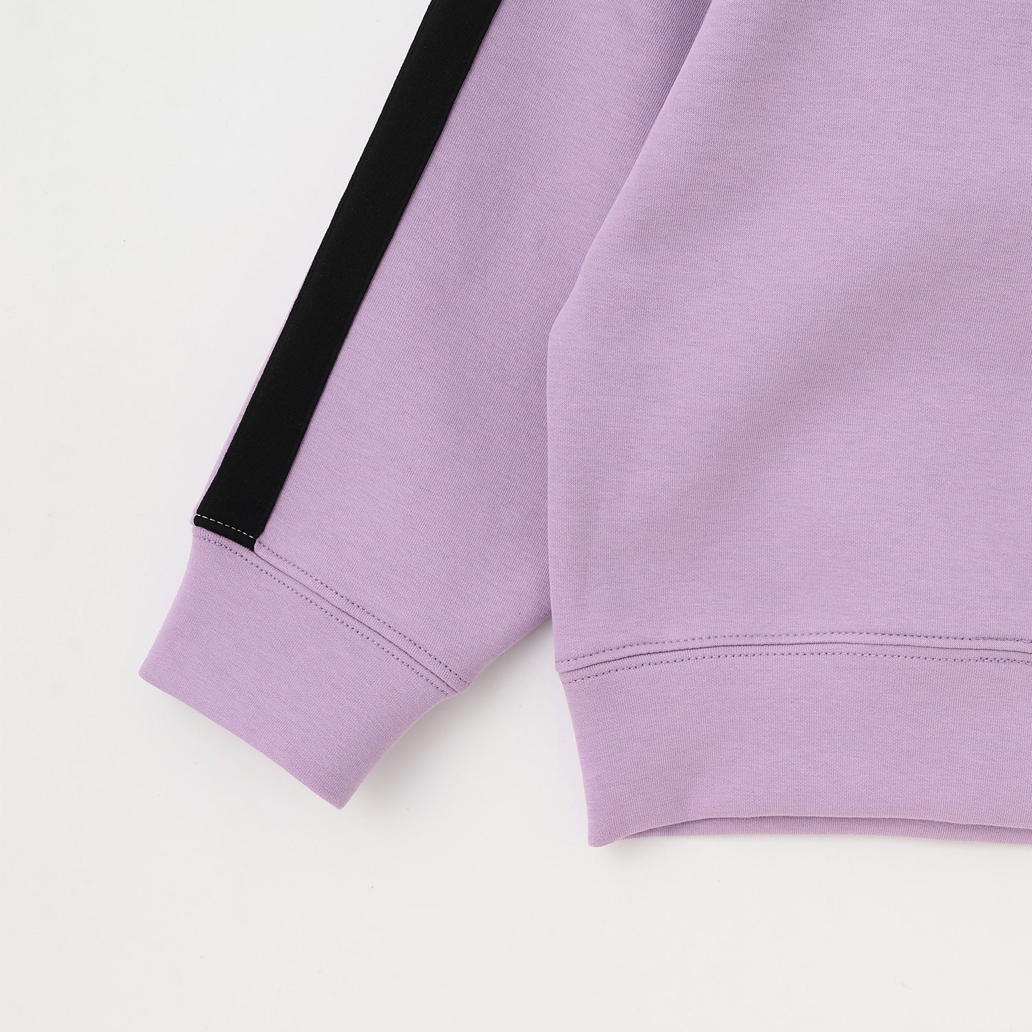 エンボスロゴプルオーバー+サイドラインプリーツスカートセット