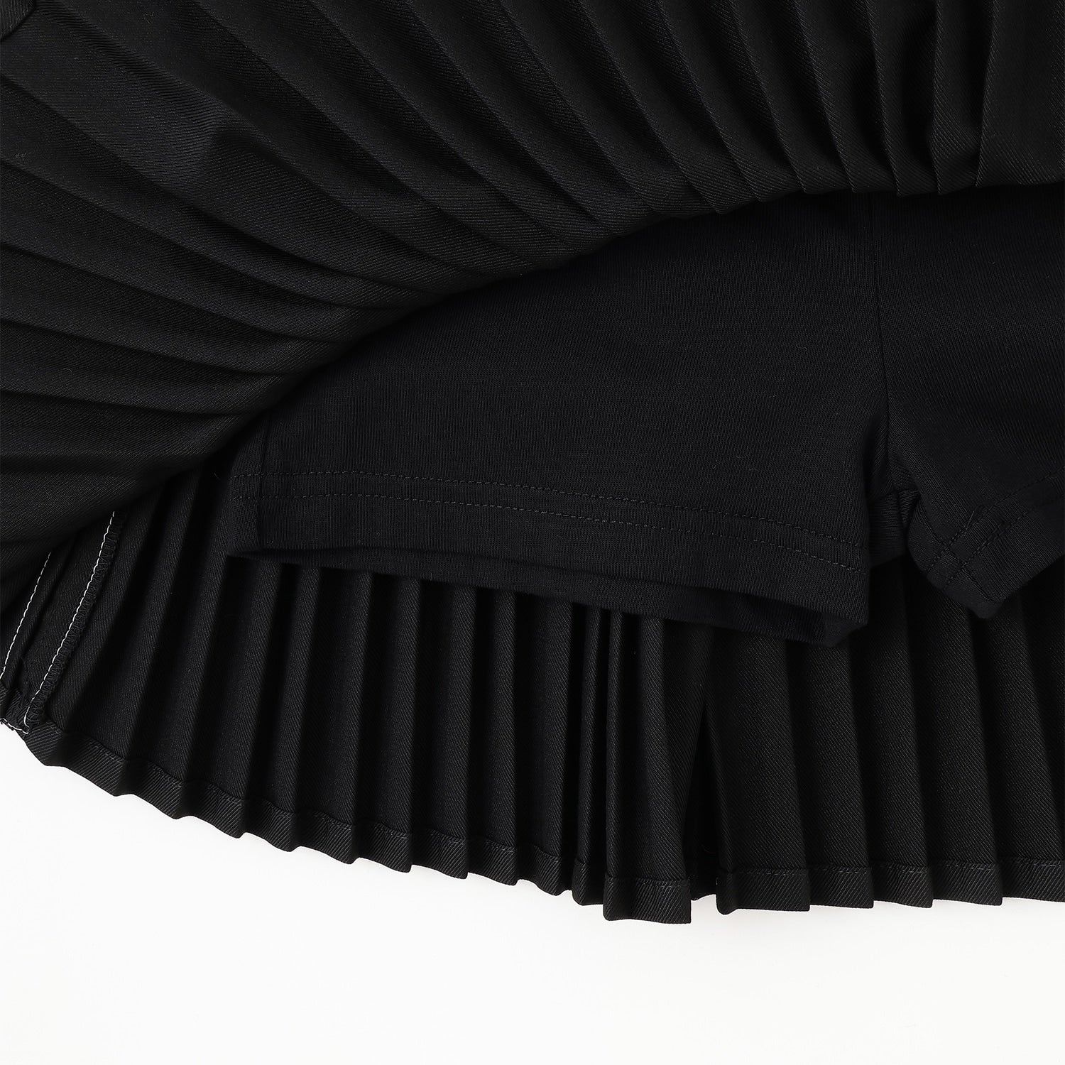 エンボスロゴプルオーバー+サイドラインプリーツスカートセット