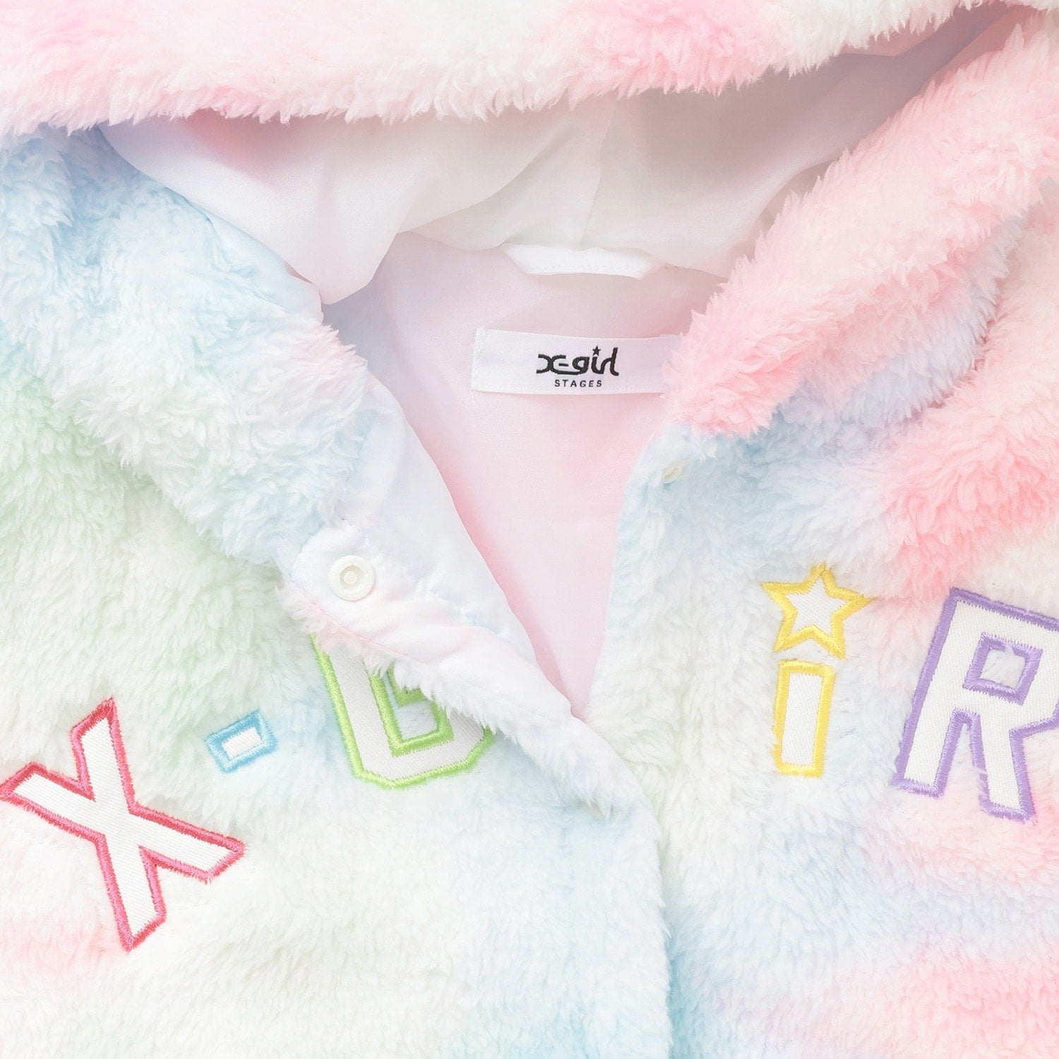 ロゴ刺しゅうアップリケフラッフィーポンチョ