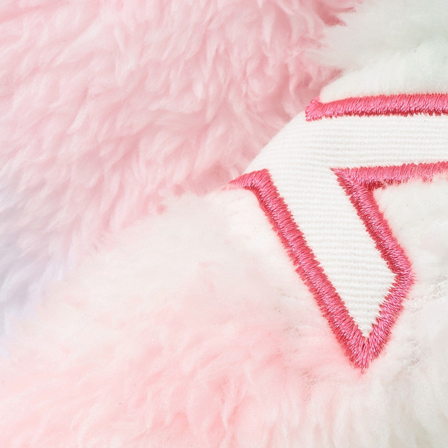 ロゴ刺しゅうアップリケフラッフィーポンチョ