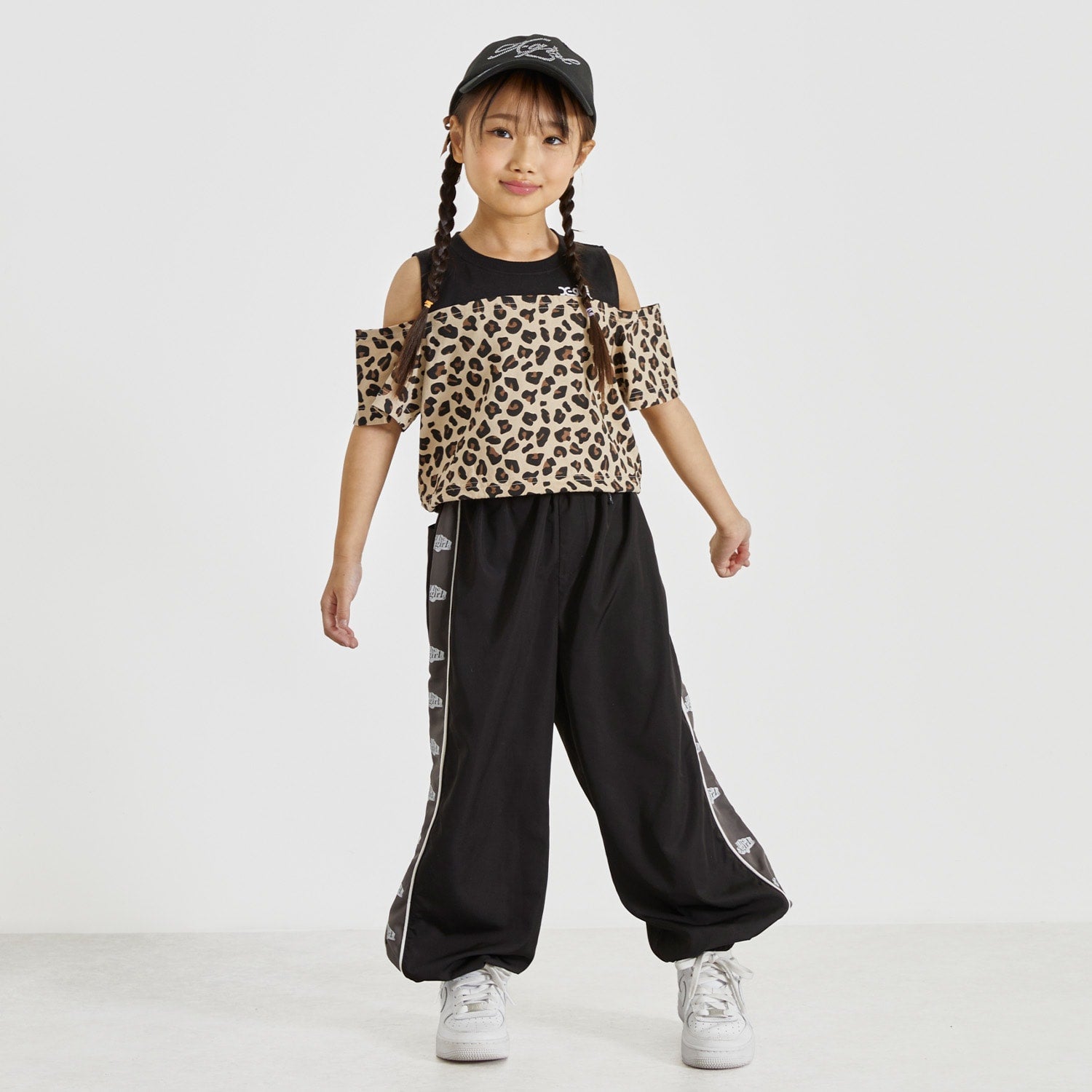 サイド切替ロゴパンツ