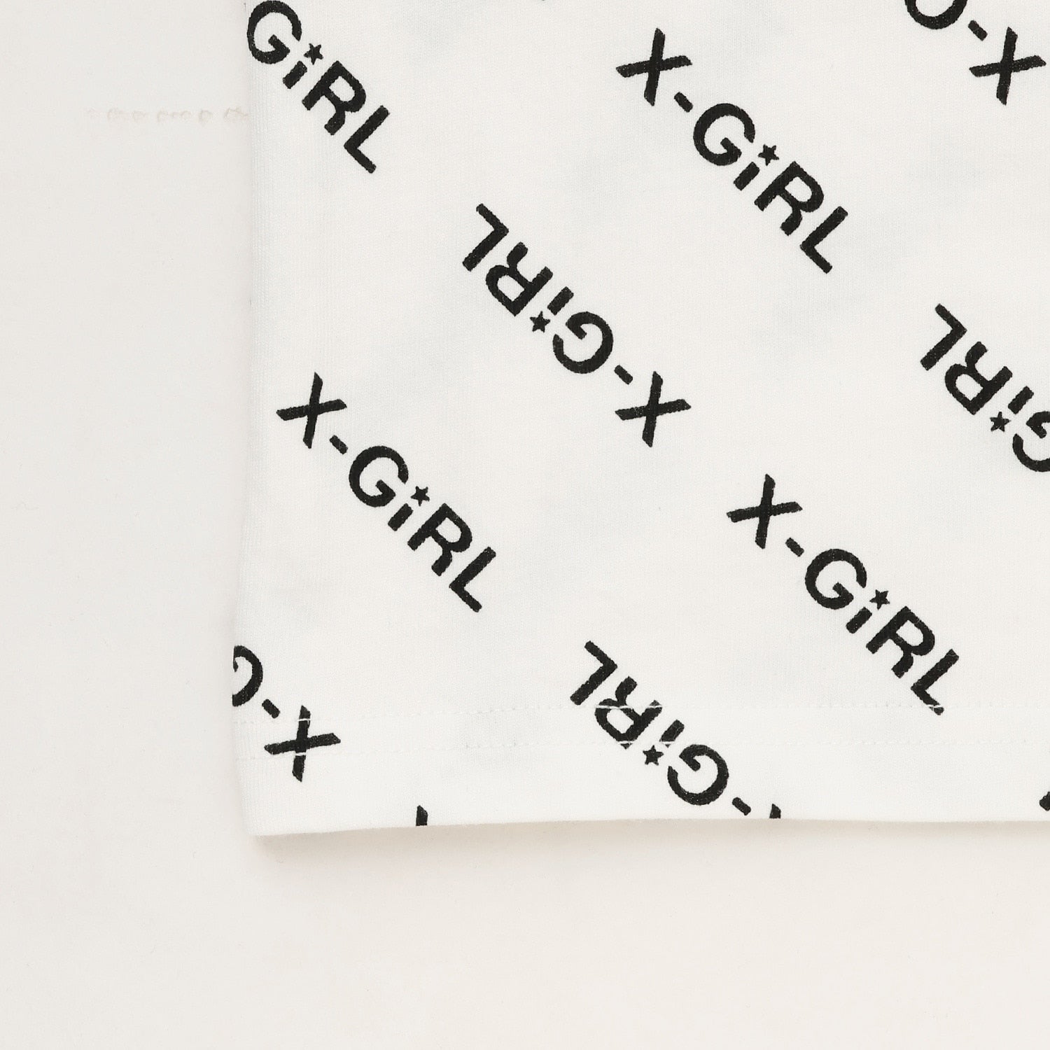 ロゴ長袖Tシャツ+総柄ロゴタンクトップセット