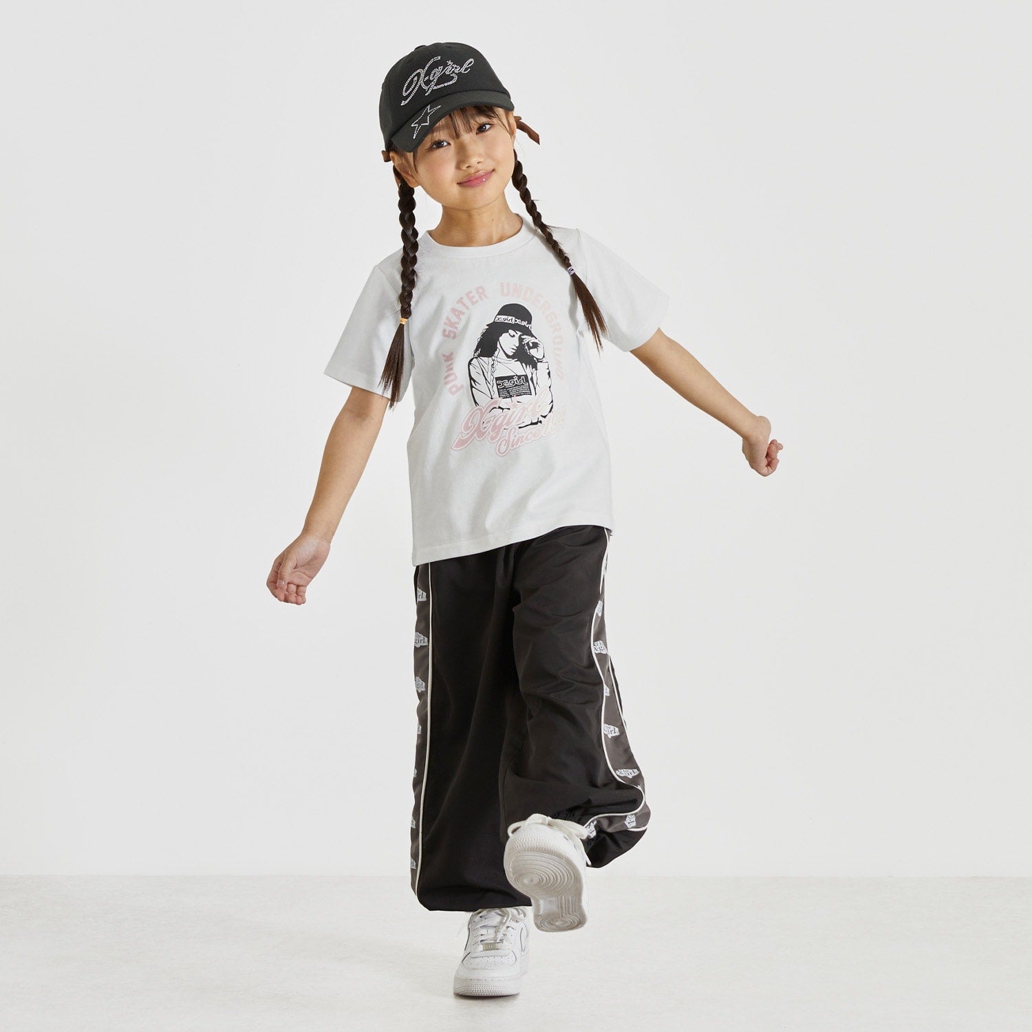 ガールイラスト半袖Tシャツ+メッシュキャミソールセット