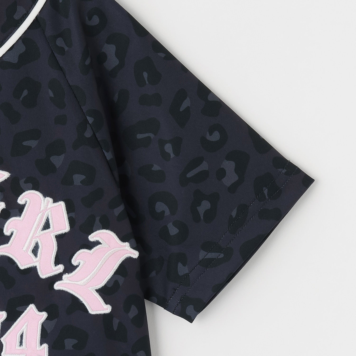 パッチロゴ刺しゅう ベースボール半袖シャツ