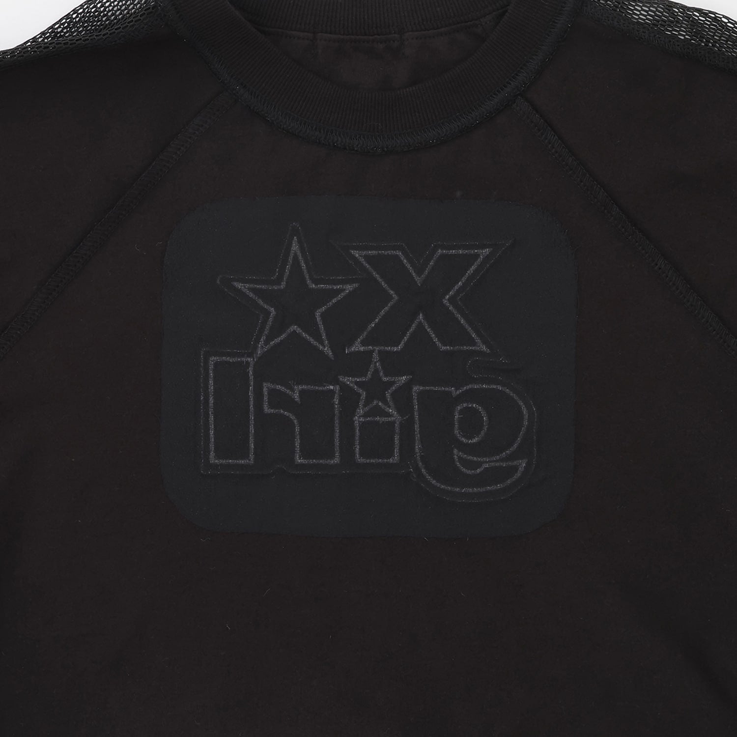 肩メッシュスパンコールロゴ ショート半袖Tシャツ