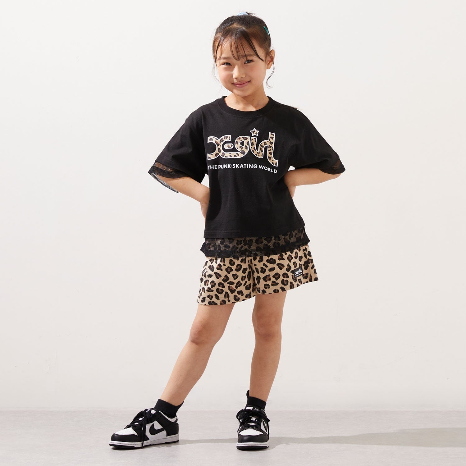 メッシュロゴ半袖Tシャツ+総柄ショートパンツ セット
