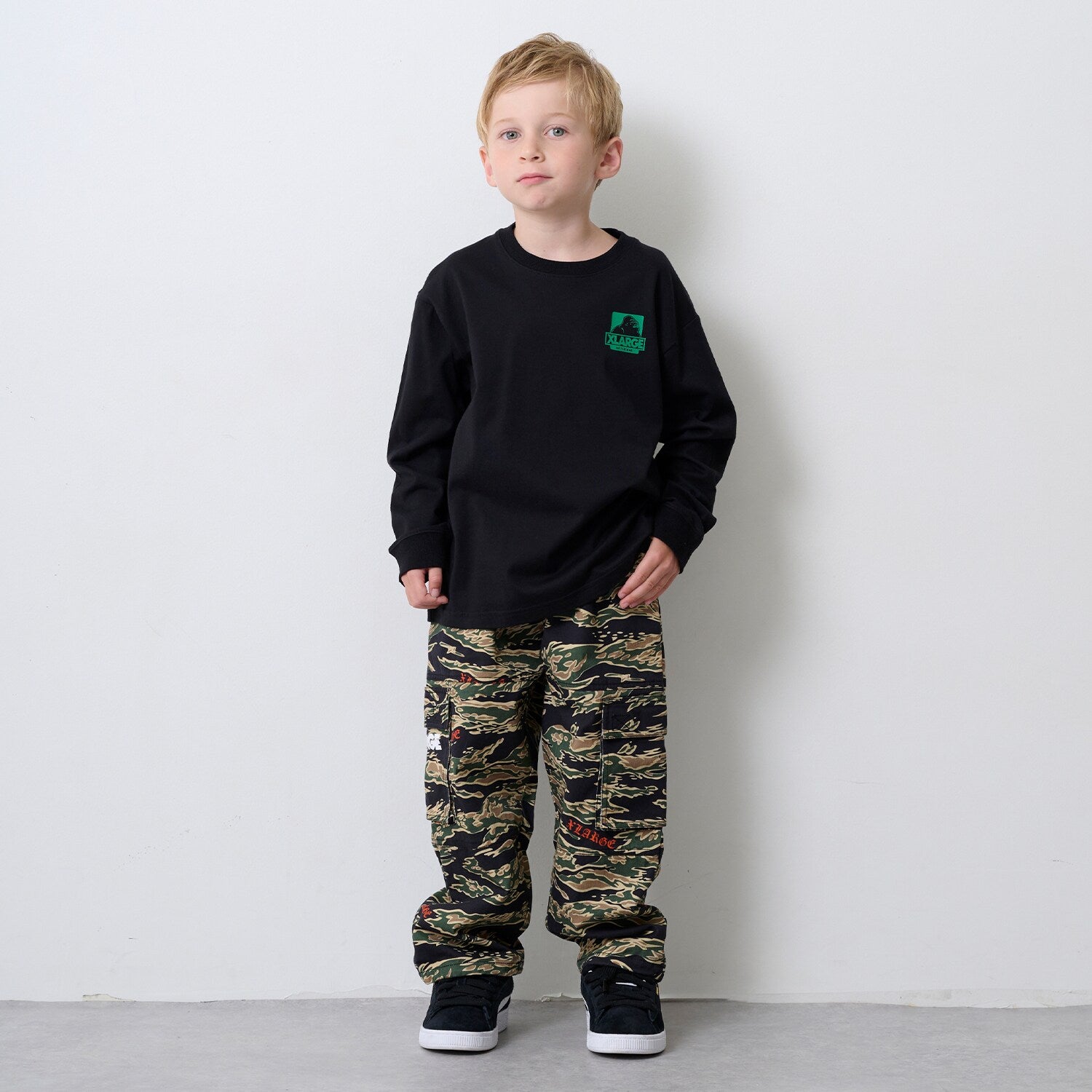 ビッグロゴ長袖Tシャツ