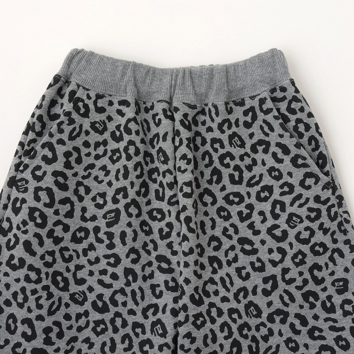 レオパード総柄スウェットパンツ