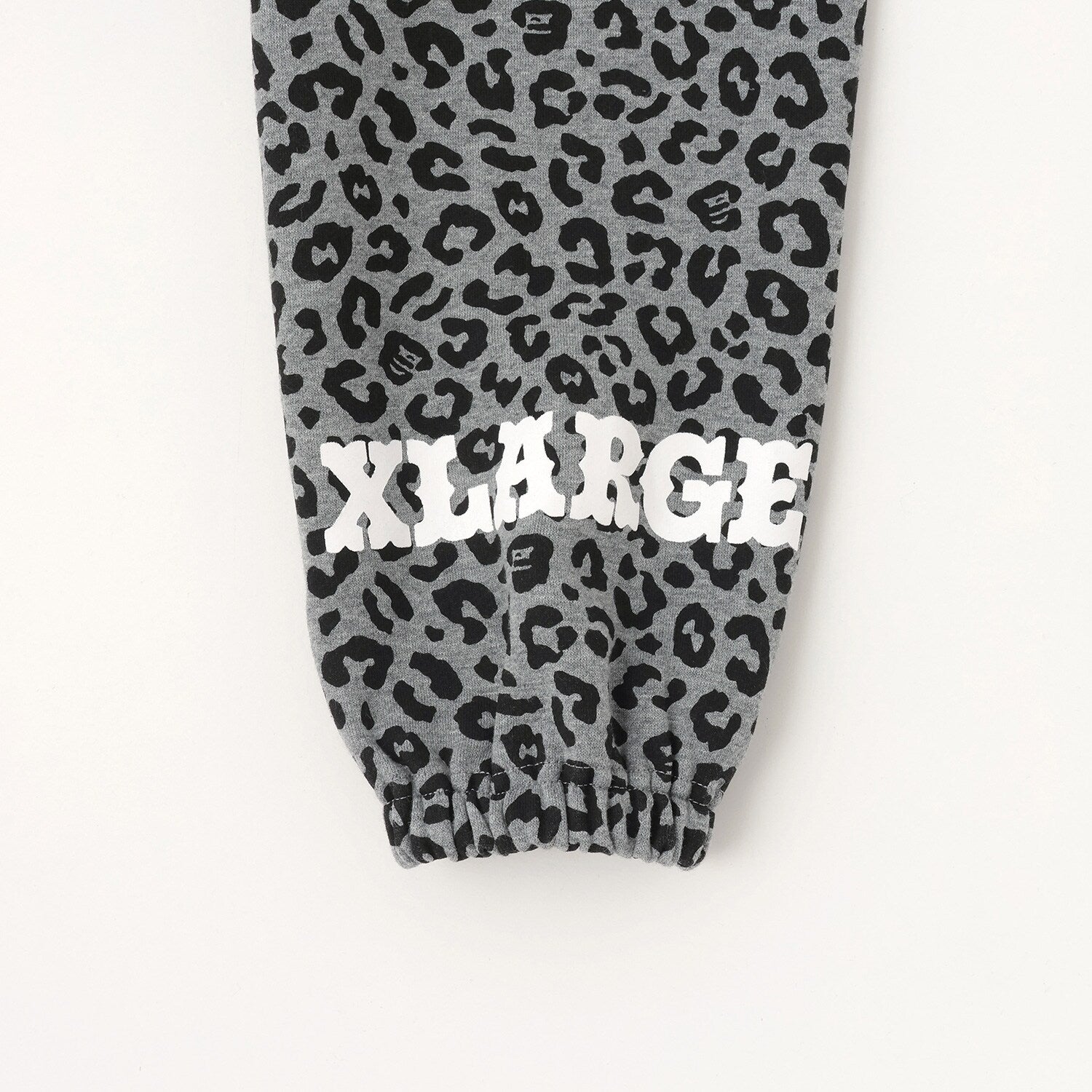 レオパード総柄スウェットパンツ