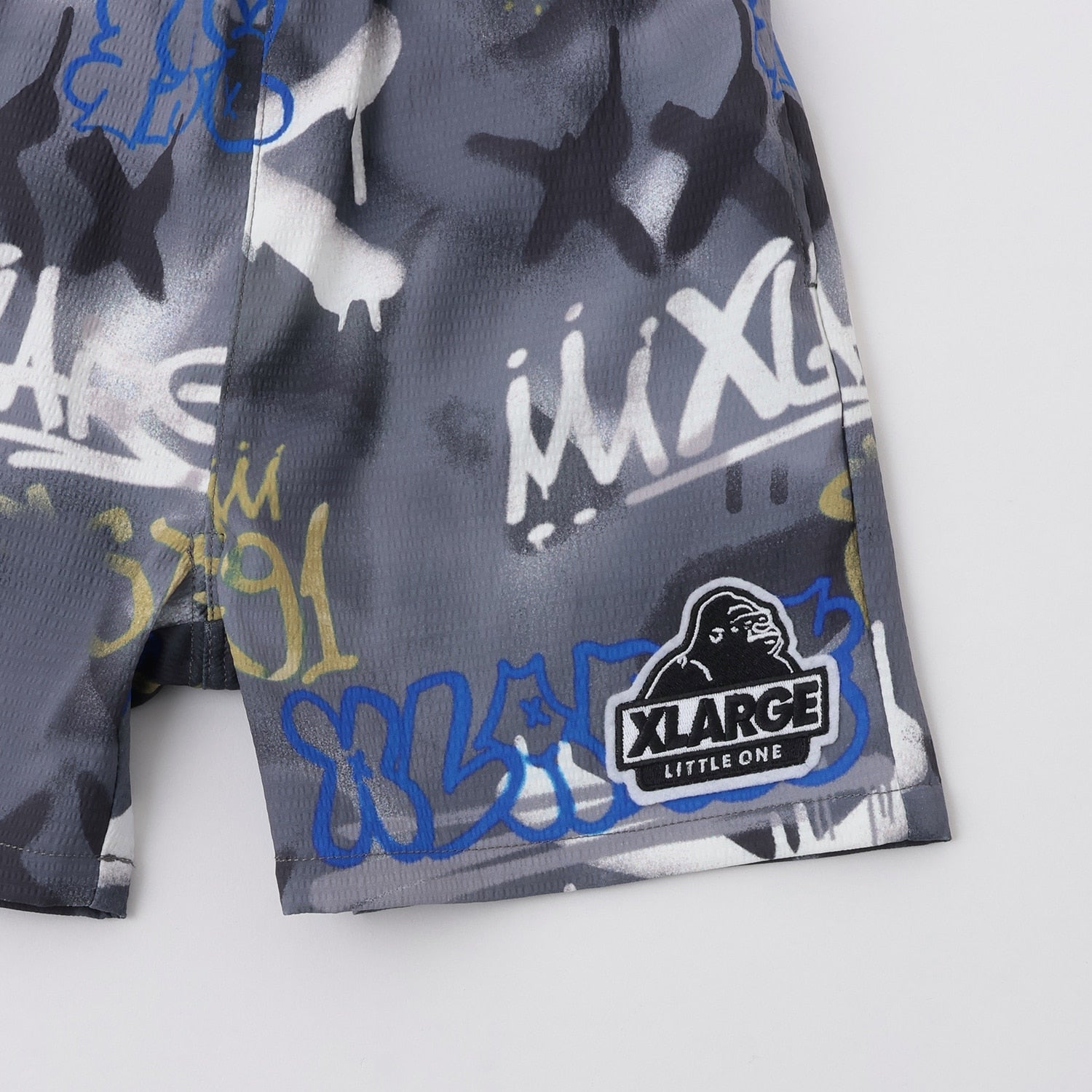 スプレーアート総柄 ショートパンツ