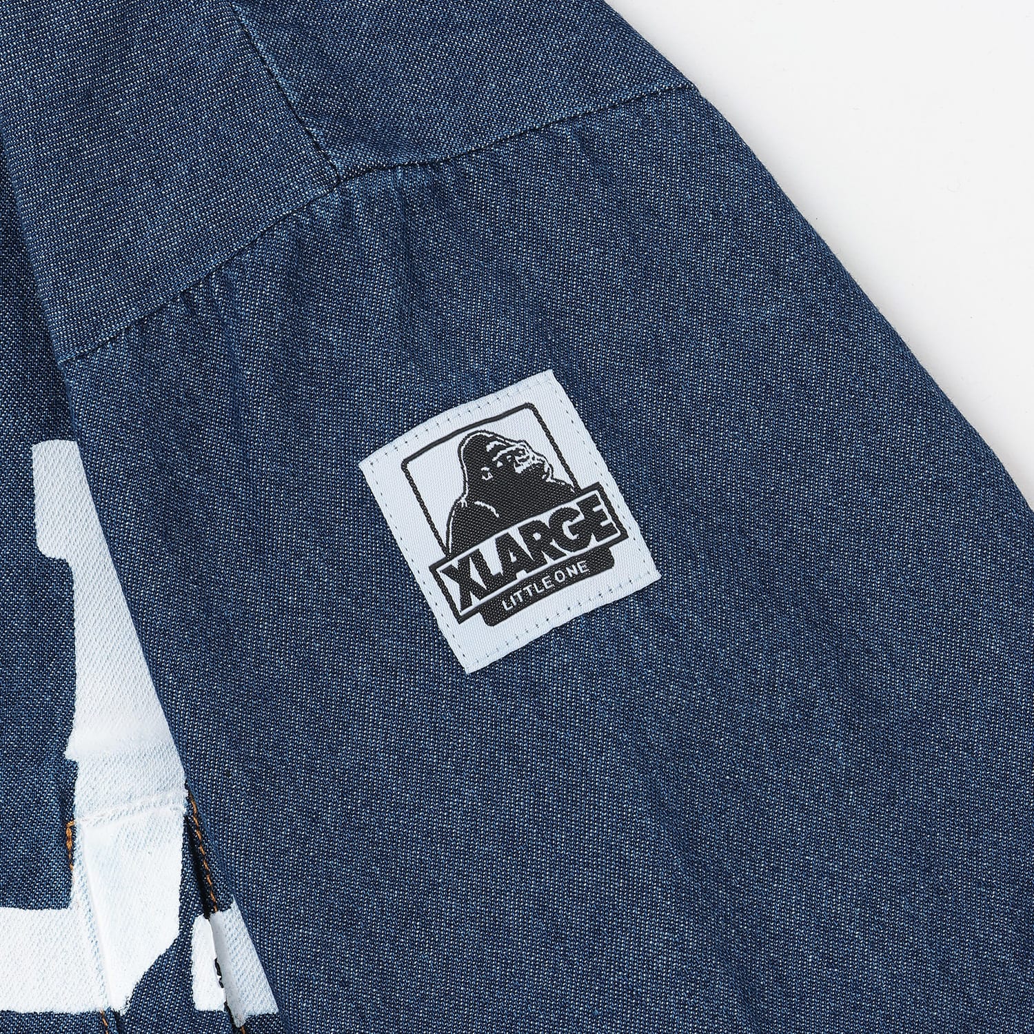 ビッグロゴプリント デニムブルゾン