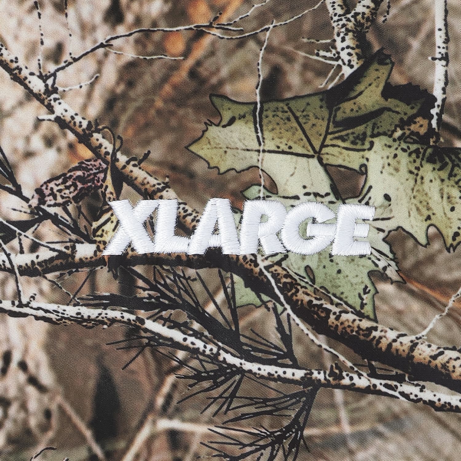 【リバーシブル】ツリーカモ柄シャカシャカブルゾン