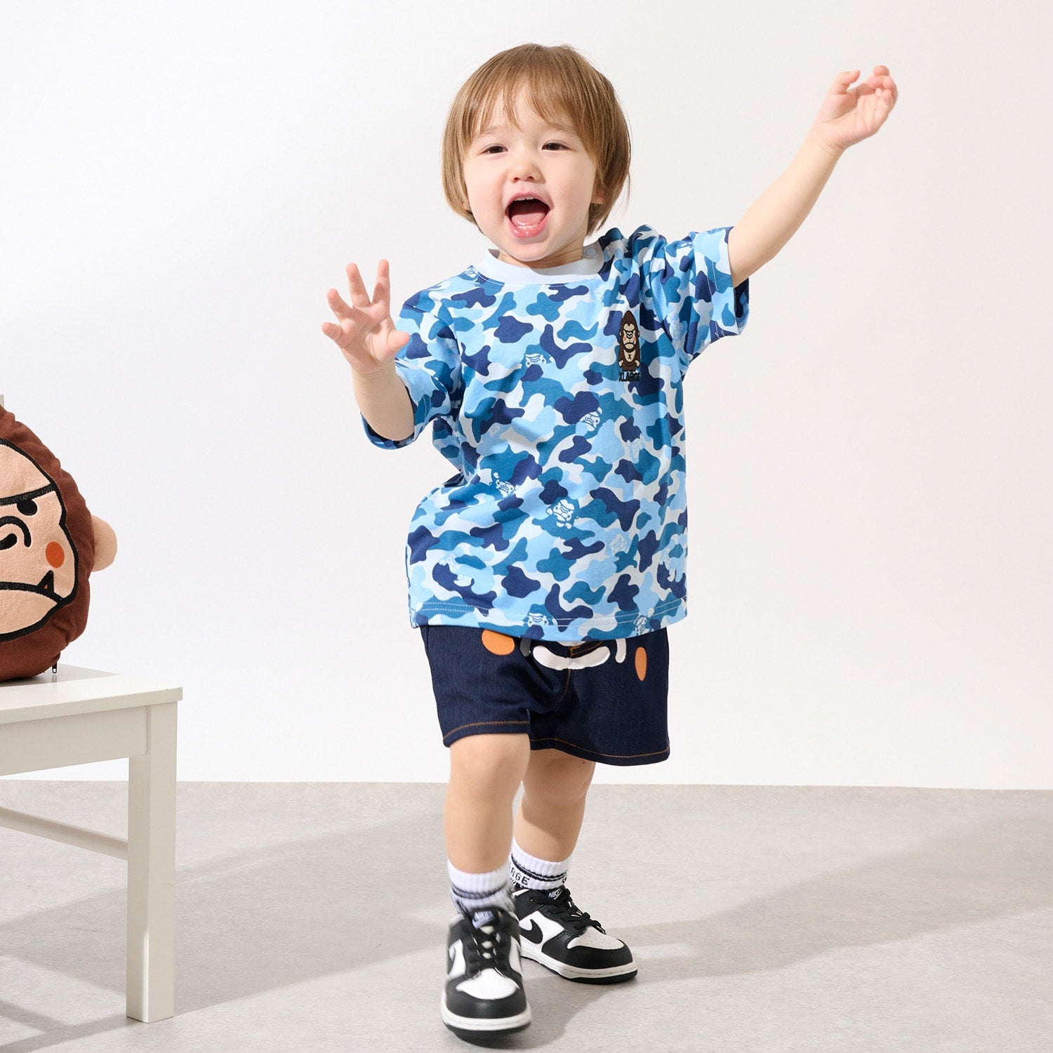 ファニーゴリラカモ総柄 半袖Tシャツ