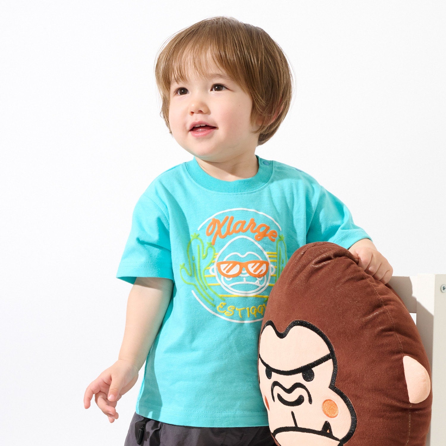 ネオンポップファニーゴリラ 半袖Tシャツ
